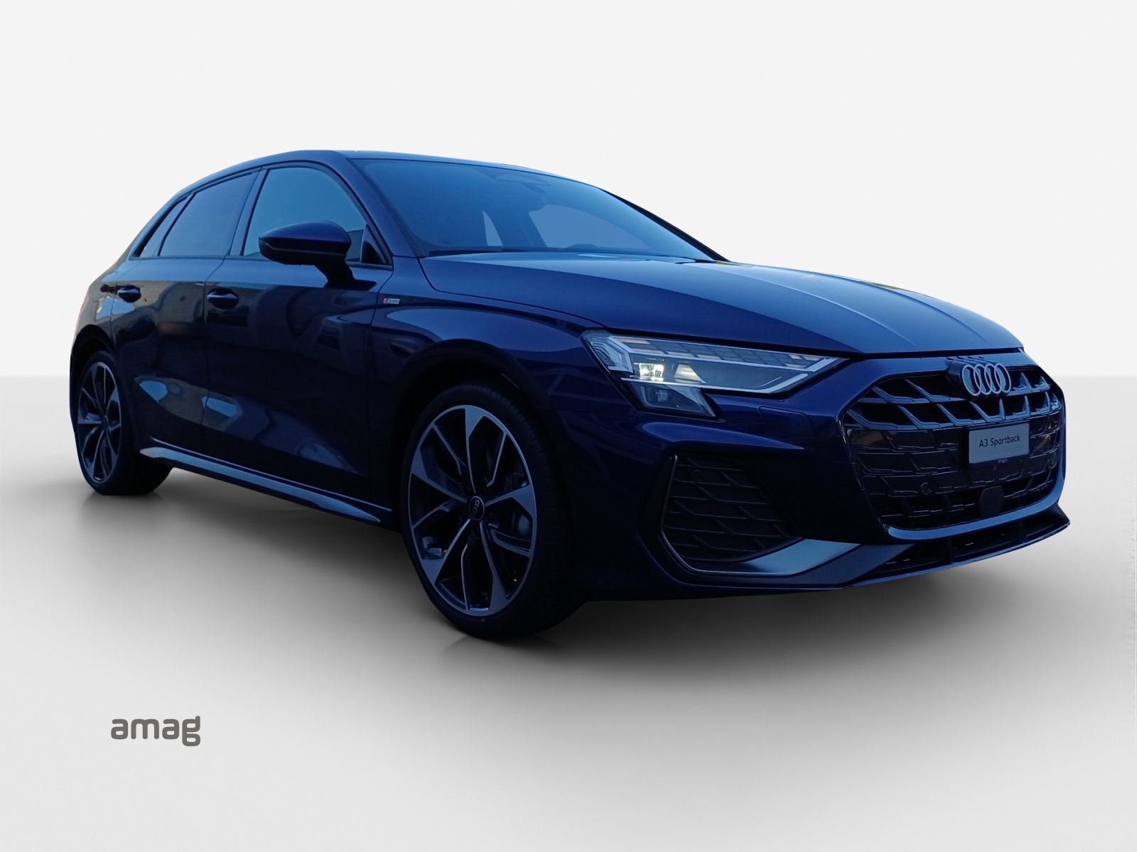 AUDI A3 Sportback TFSI 110 kW S line Attraction S tronic-image-5