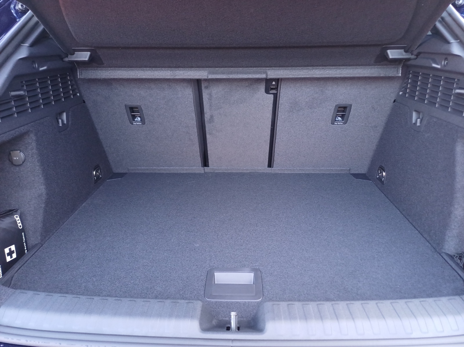 AUDI A3 Sportback TFSI 110 kW S line Attraction S tronic-image-12