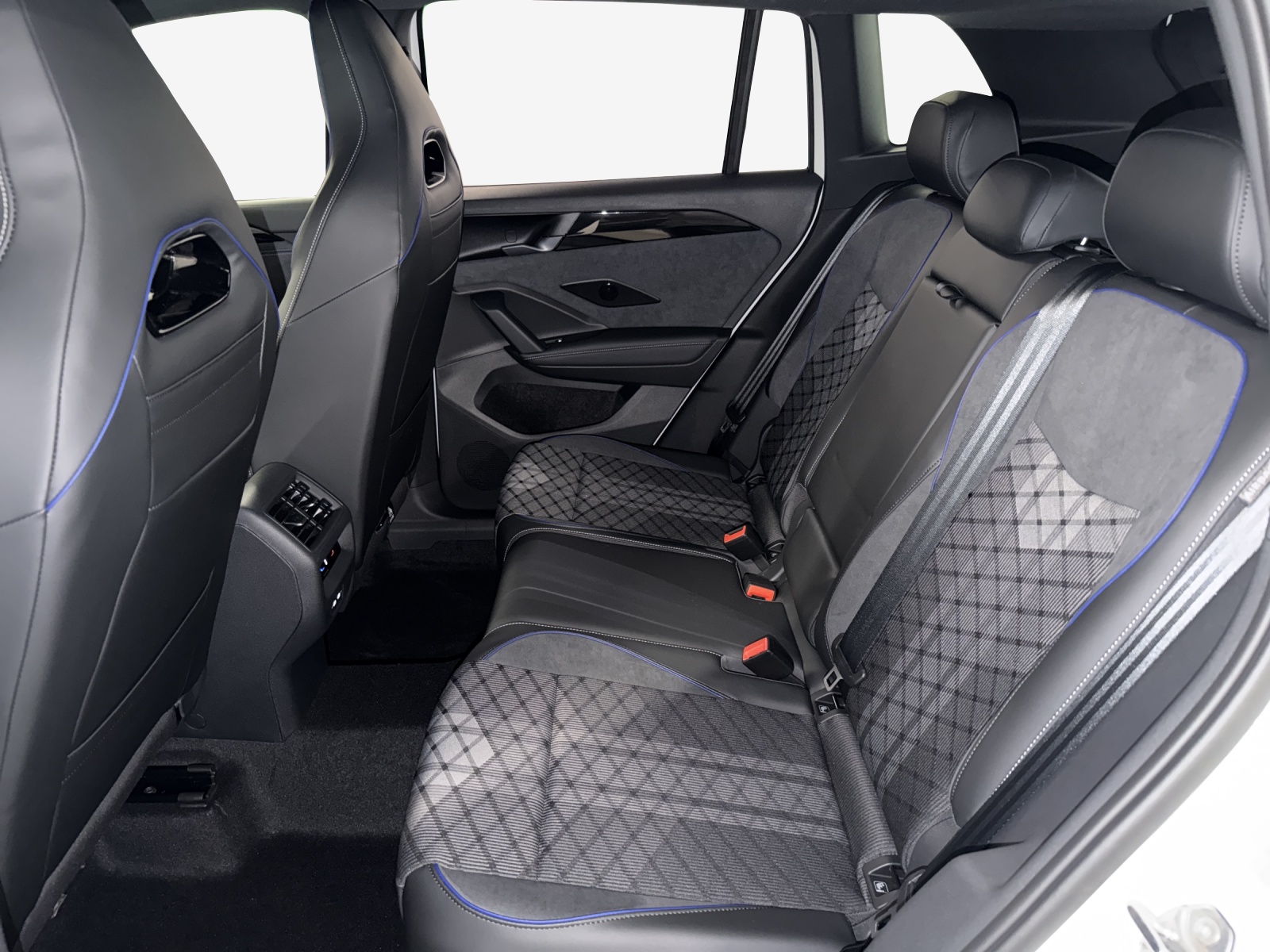 VW Tiguan 2.0 TSI DSG R-Line 4Motion-image-11