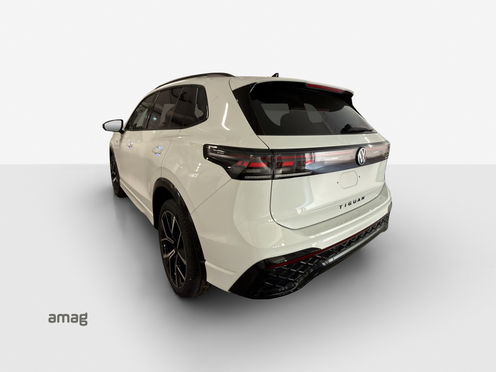 VW Tiguan 2.0 TSI DSG R-Line 4Motion-showroom-element-2