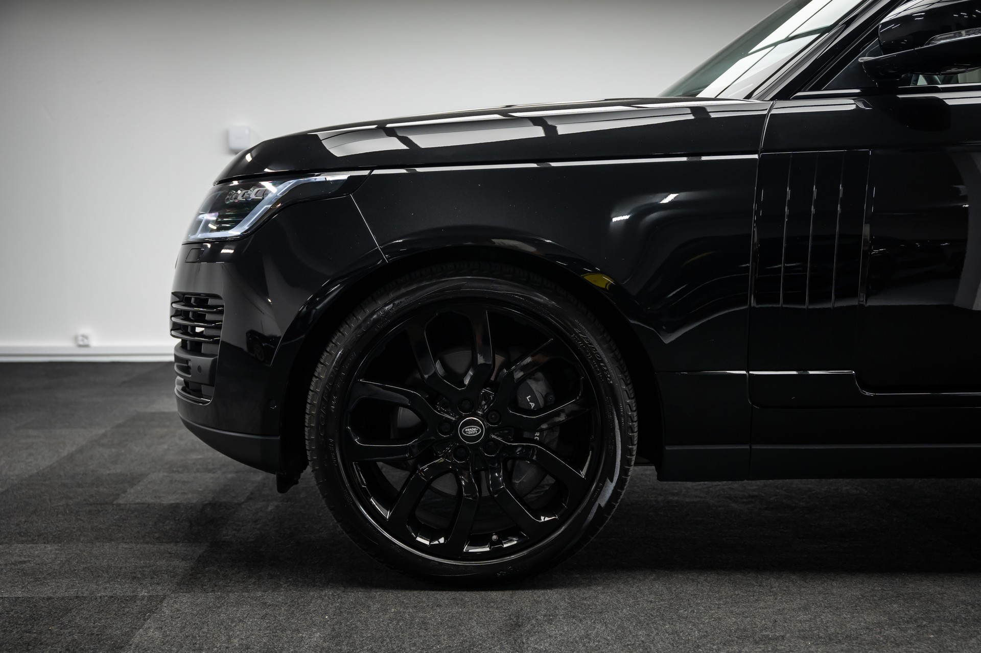 LAND ROVER Range Rover 5.0 V8 S/C * 22 ZOLL RÄDER * LEASING AB 396.- *-showroom-element-1