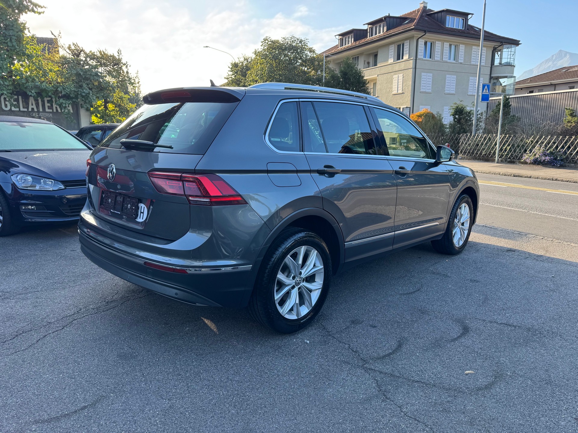 VW Tiguan 2.0 TDI SCR Highline4Motion DSG-image-6