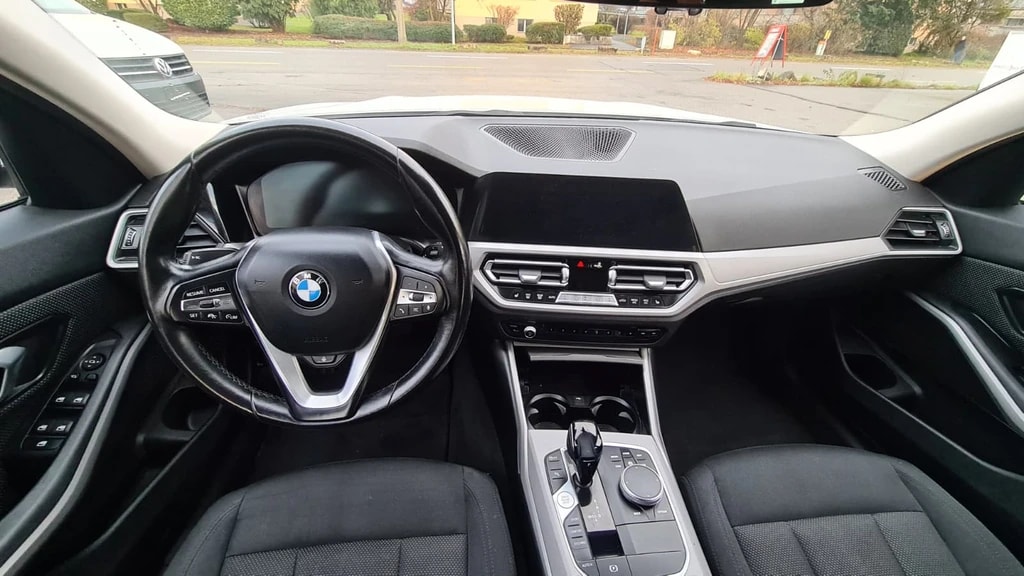 BMW 320d xDrive 48V Touring Steptronic ** Gr-Navi ** RF-Kamera ** Anh-Kupplung ** Abstandsregelsysteme ** Frisch Ab MFK & Service **-image-10