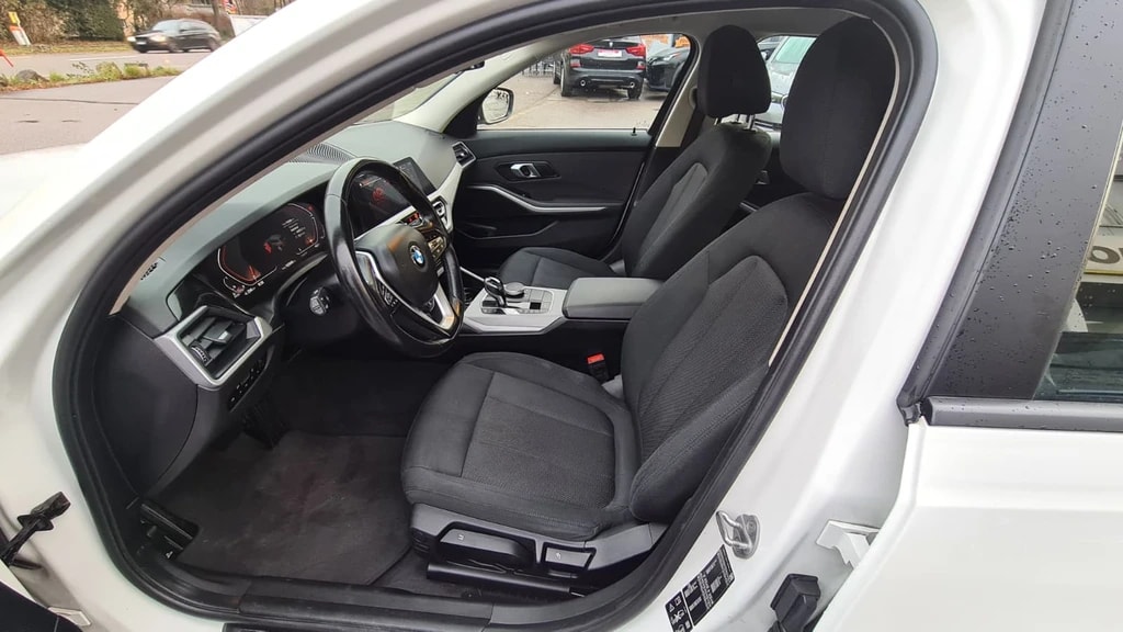 BMW 320d xDrive 48V Touring Steptronic ** Gr-Navi ** RF-Kamera ** Anh-Kupplung ** Abstandsregelsysteme ** Frisch Ab MFK & Service **-image-11