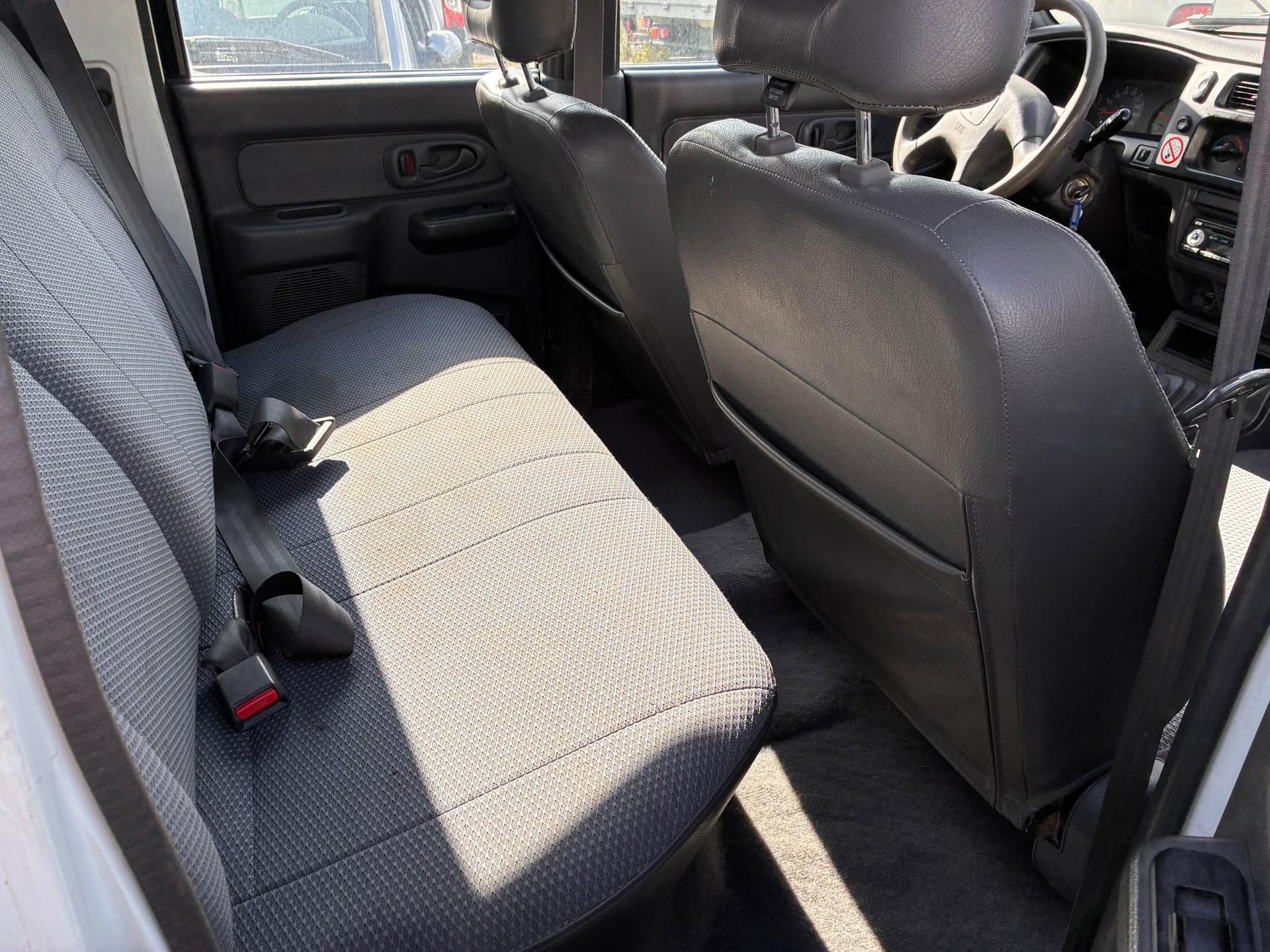 MITSUBISHI L 200-image-3