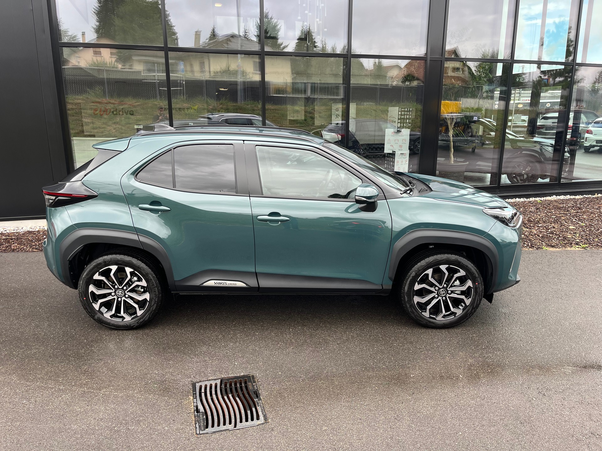 TOYOTA Yaris Cross 1.5 VVT-i HSD Trend-image-1
