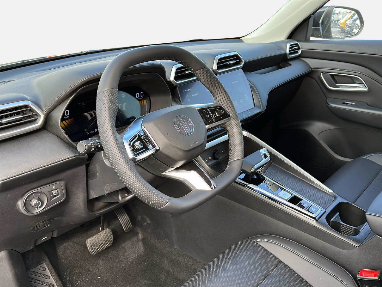 MG ZS 1.5 Hybrid+ Luxury-image-8
