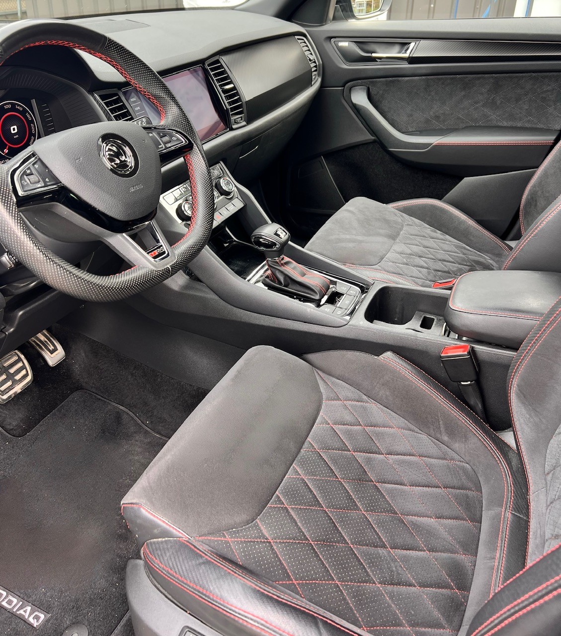 SKODA 2.0 Bi-TDI 240 RS DSG-image-5
