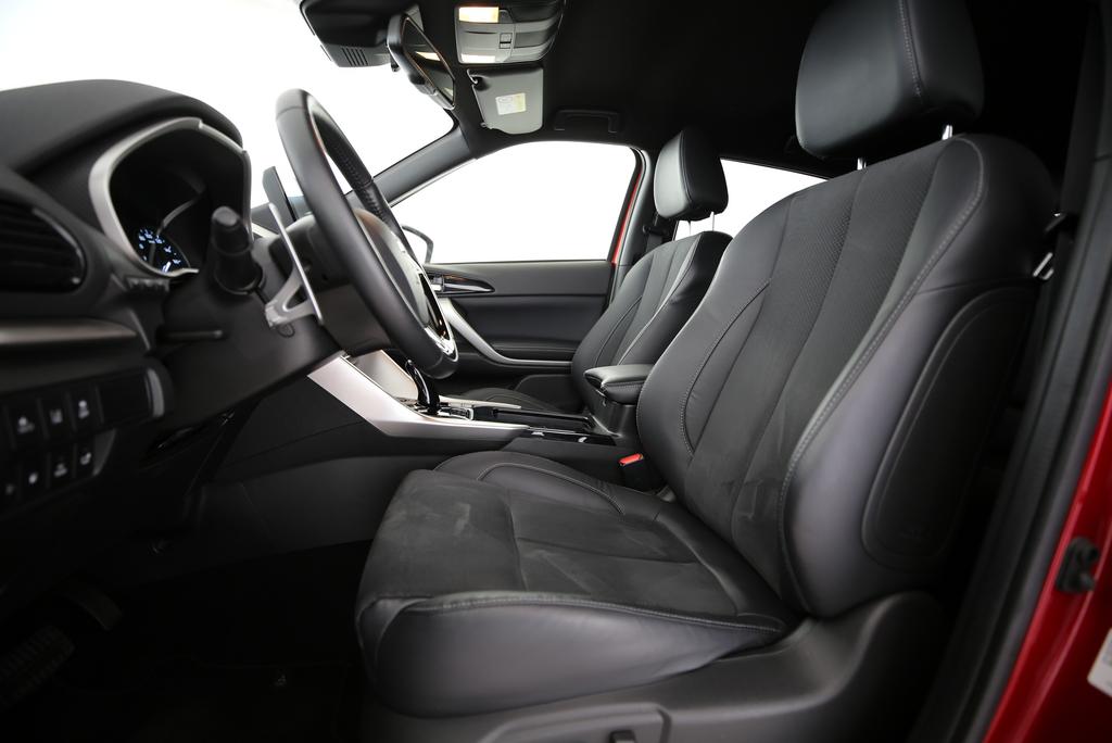 MITSUBISHI Eclipse Cross 2.4 PHEV Intense 4x4-image-2