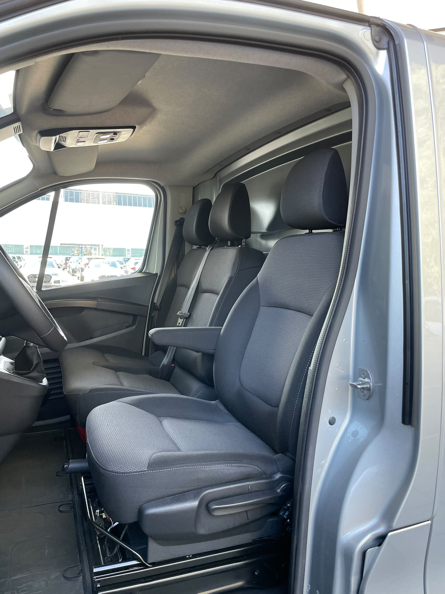 RENAULT Trafic Kaw. 3.0 t L1 H1 2.0 dCi Blue 150 Advance-image-8
