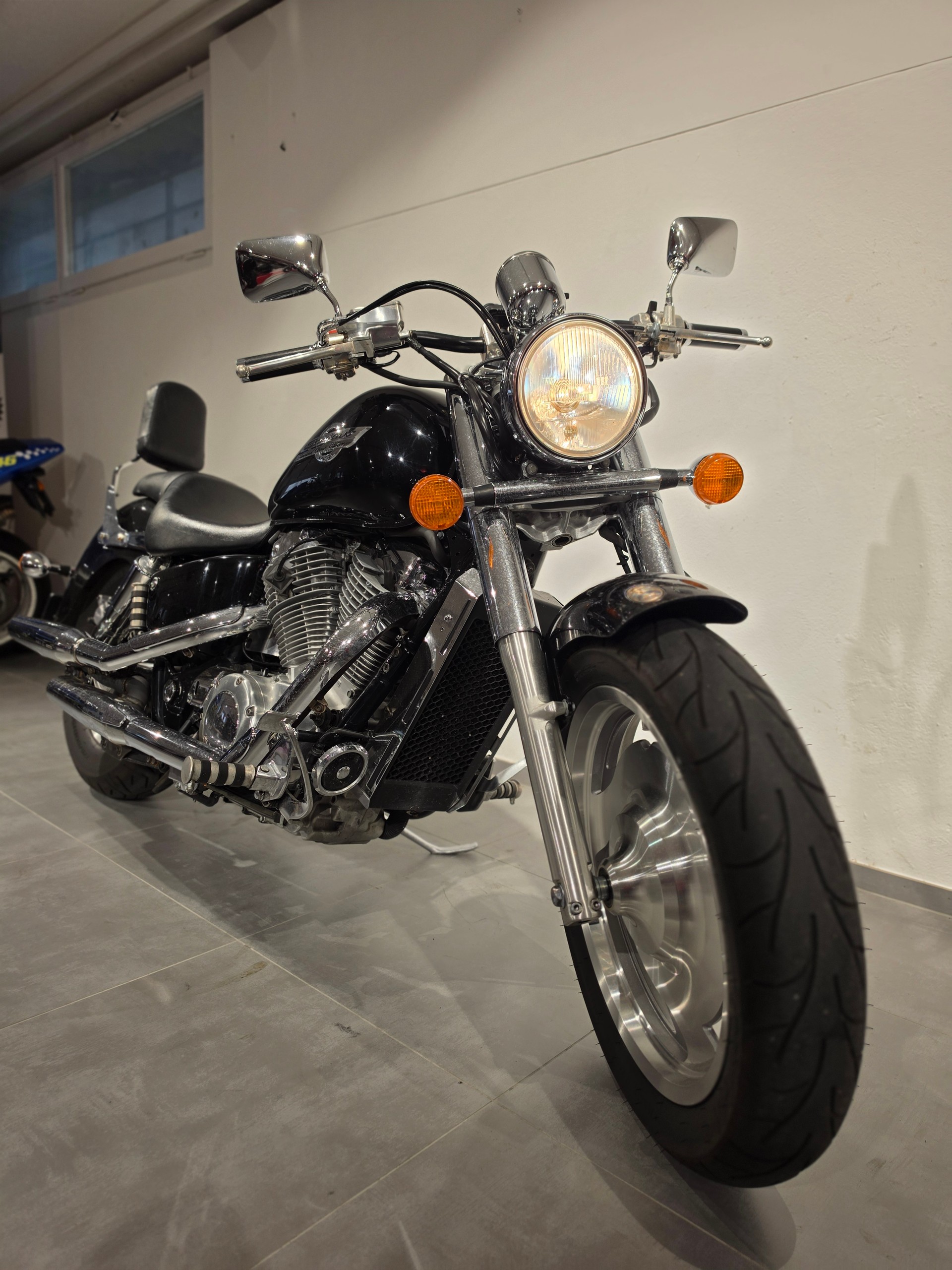 HONDA VT 1100 C2 Y Shadow Sabre-showroom-element-2