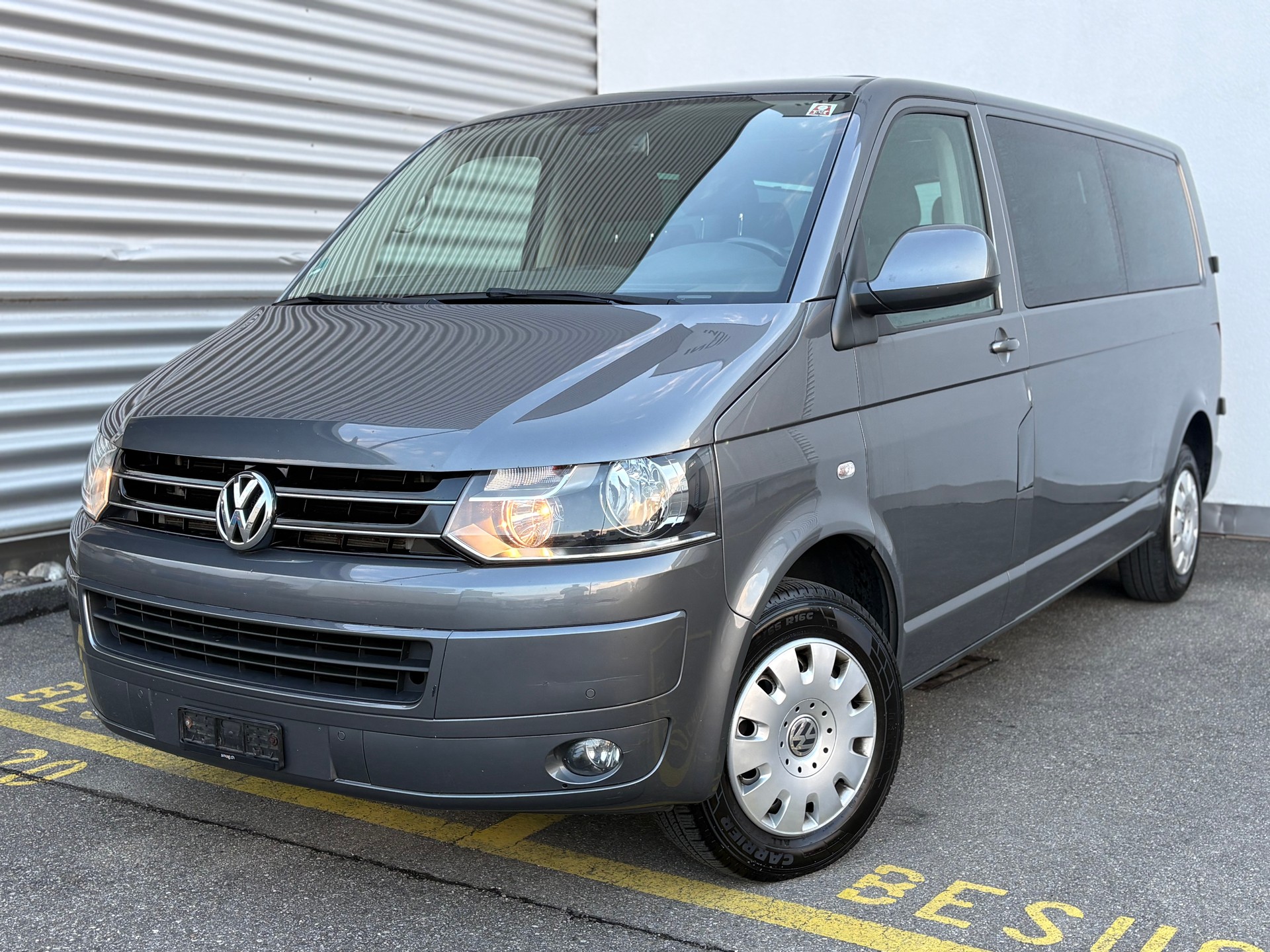 VW T5 Caravelle Comfortline 2.0 TDI DSG 9-Plätzer-image-0