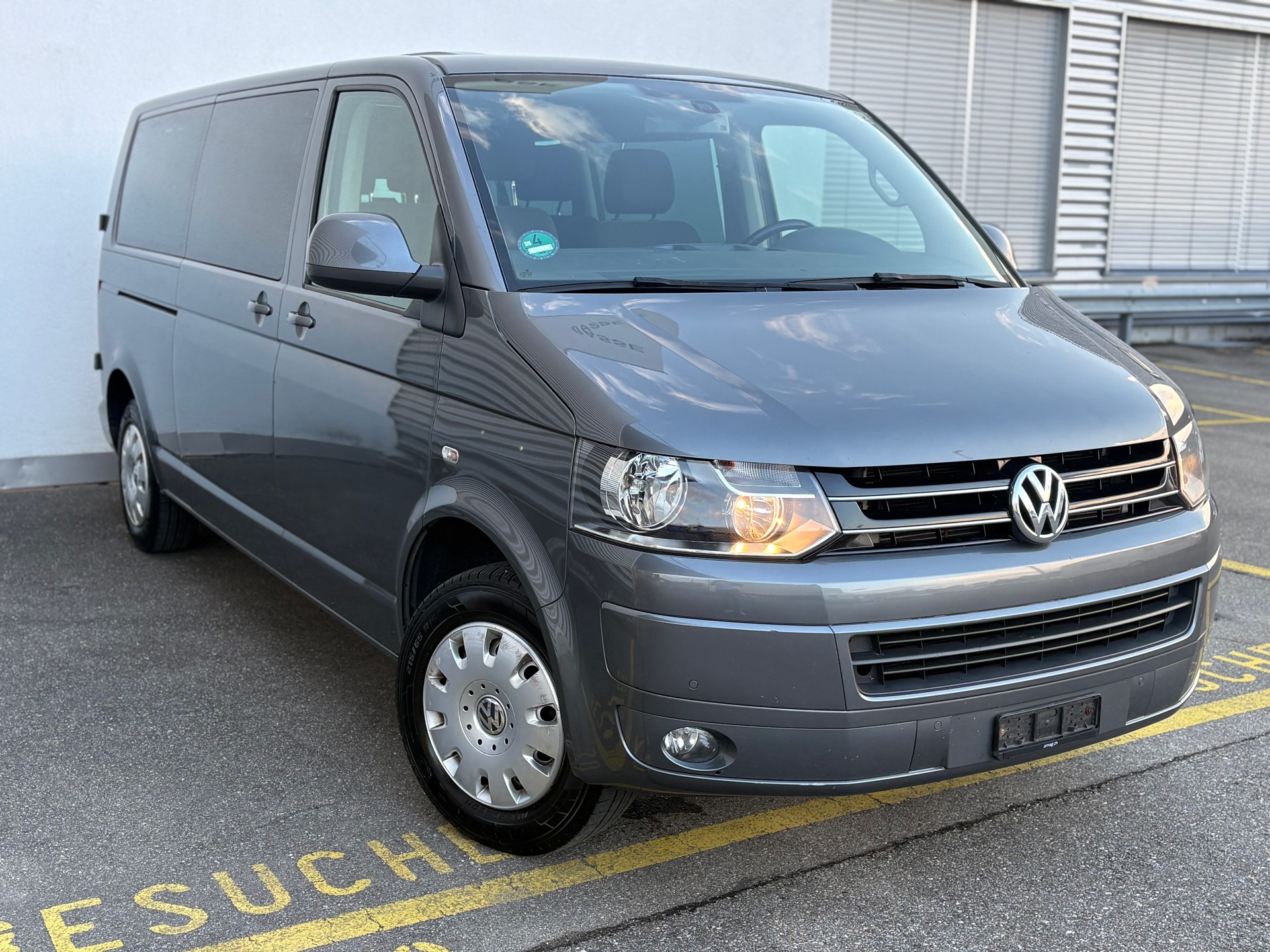 VW T5 Caravelle Comfortline 2.0 TDI DSG 9-Plätzer-image-2