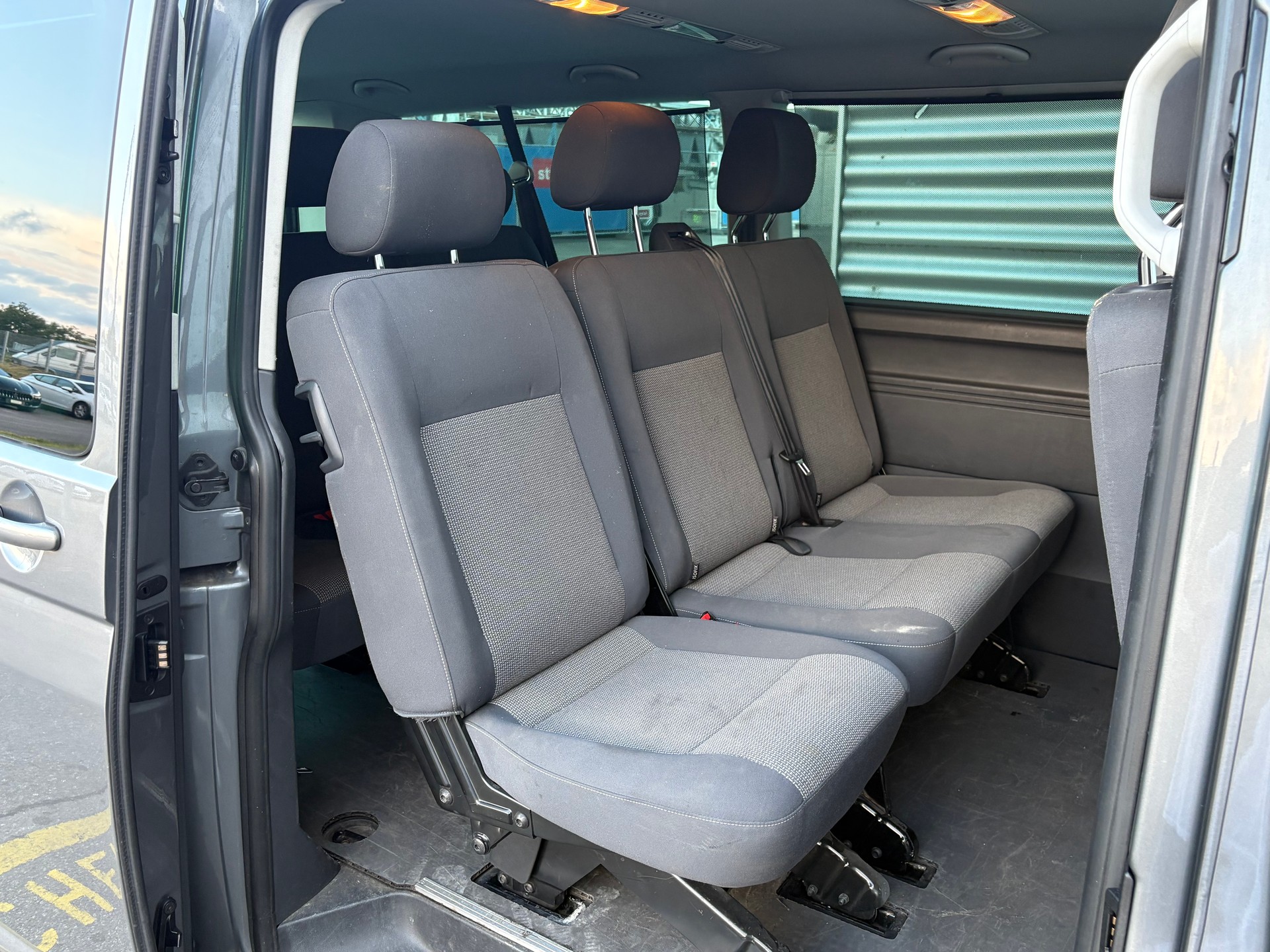 VW T5 Caravelle Comfortline 2.0 TDI DSG 9-Plätzer-image-9