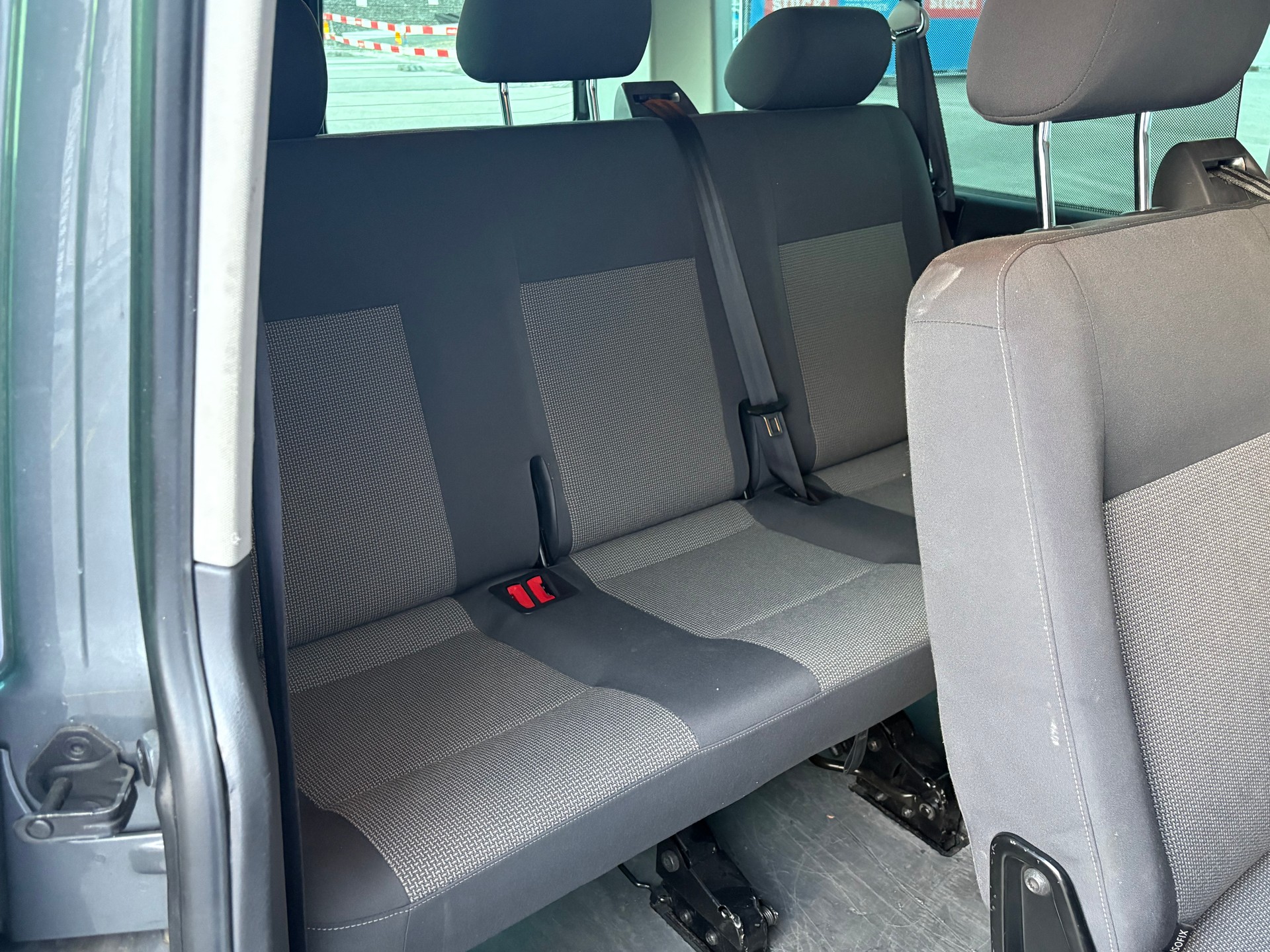 VW T5 Caravelle Comfortline 2.0 TDI DSG 9-Plätzer-image-10