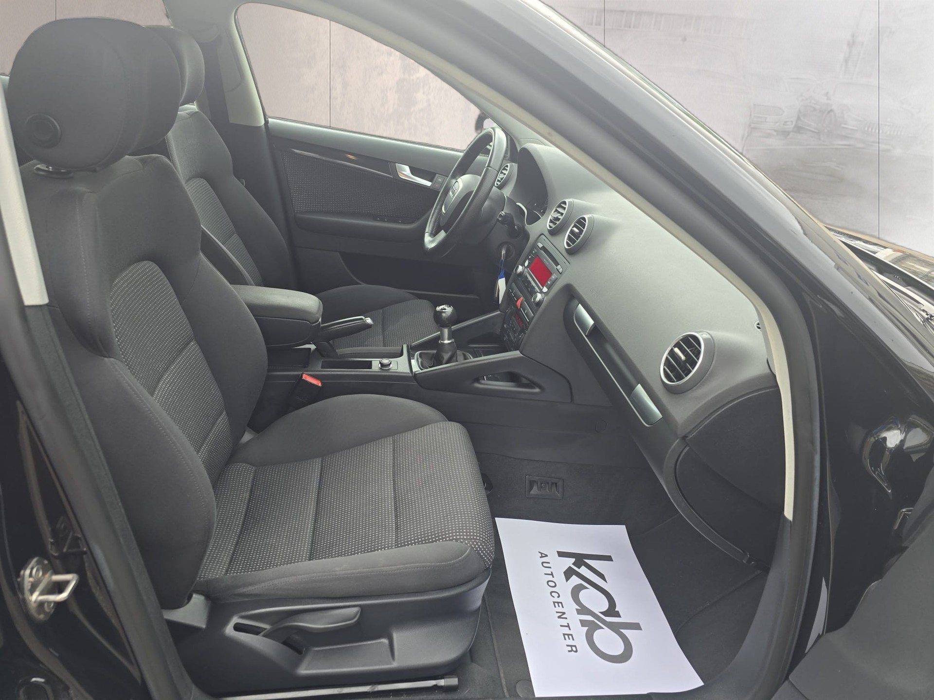 AUDI A3 Sportback 1.8 Turbo FSI Attraction-image-12
