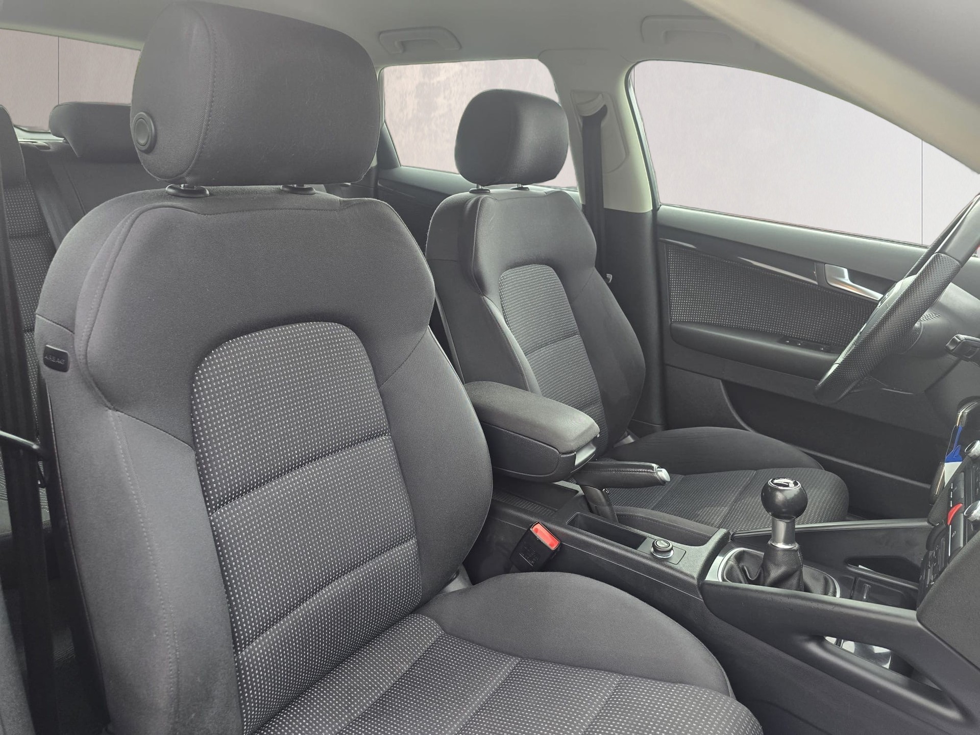 AUDI A3 Sportback 1.8 Turbo FSI Attraction-image-11