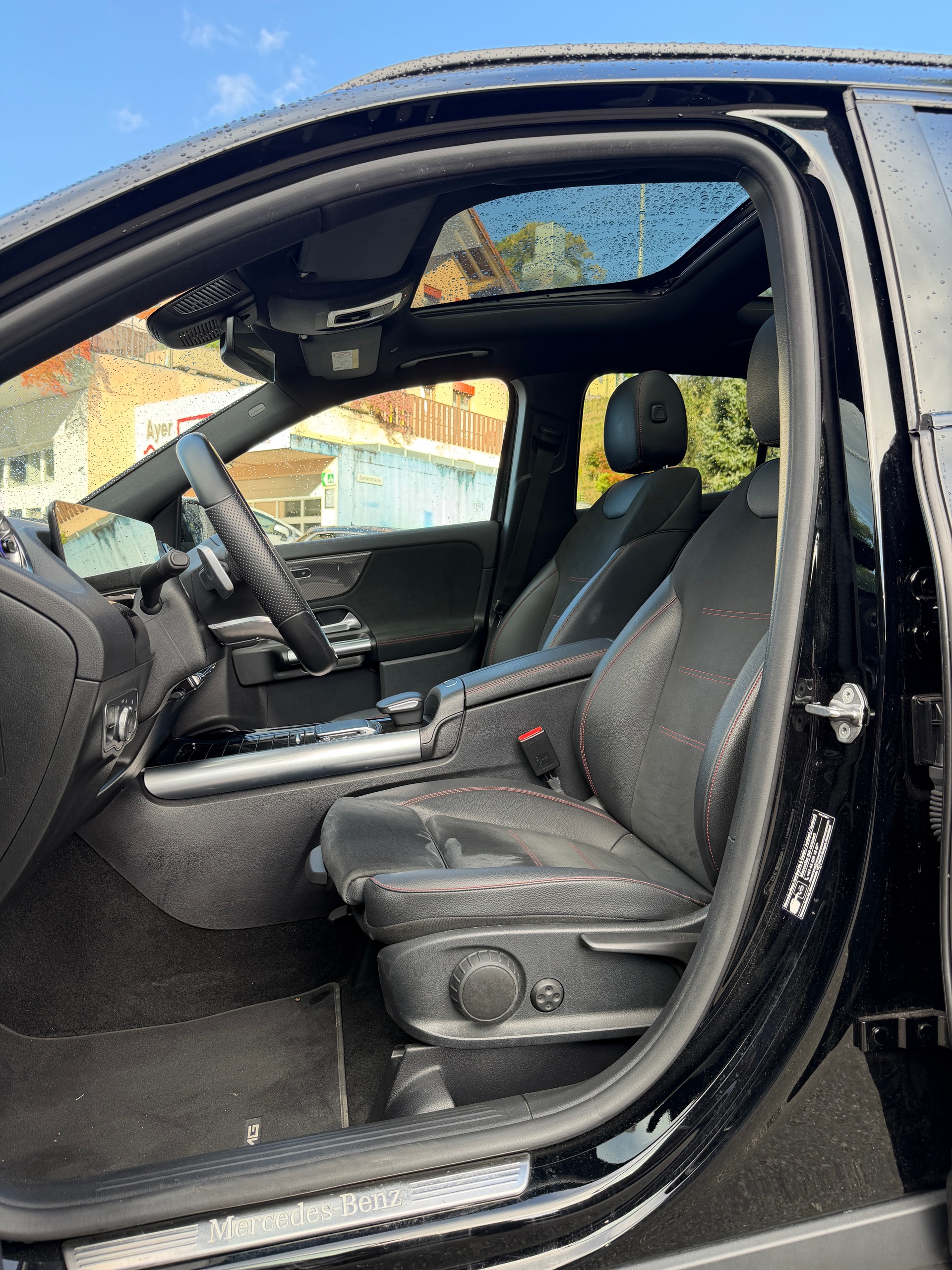MERCEDES-BENZ GLA 200 AMG Line 7G-DCT-image-7