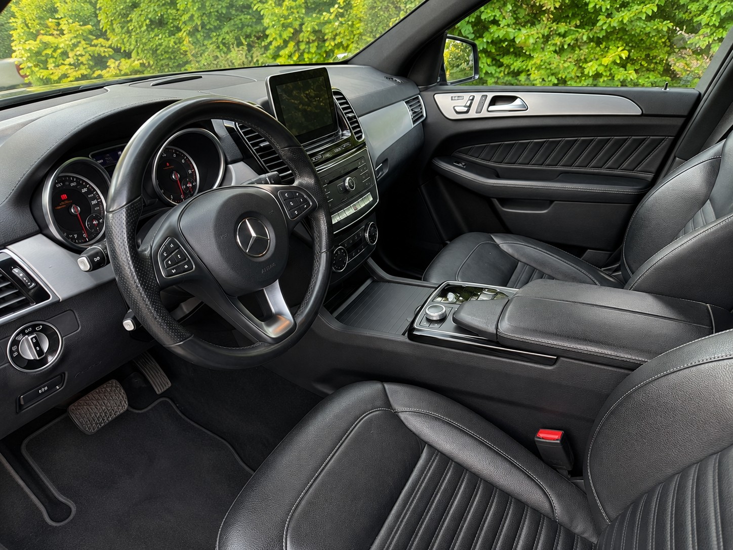 MERCEDES-BENZ GLE 250 d-image-4