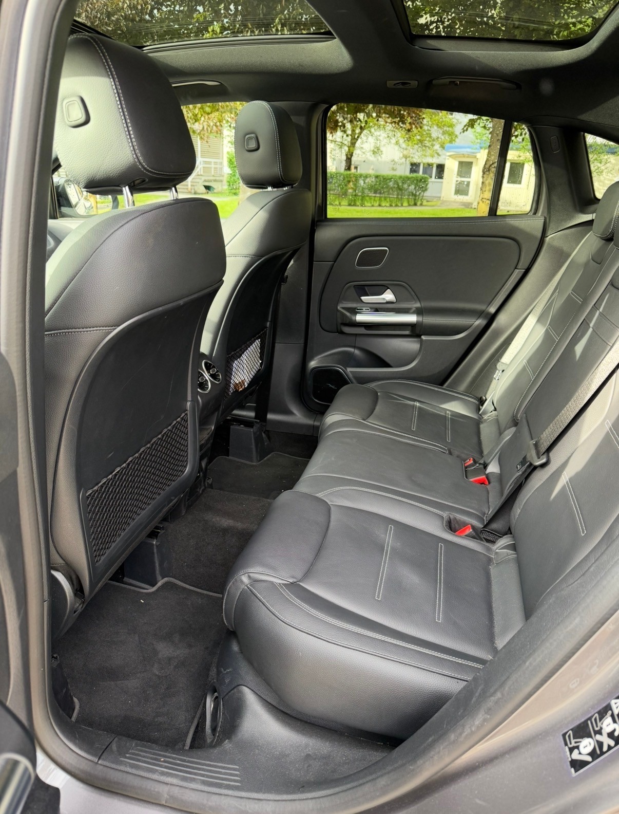 MERCEDES-BENZ GLA 35 AMG 4Matic 8G-Speedshift DCT-image-4