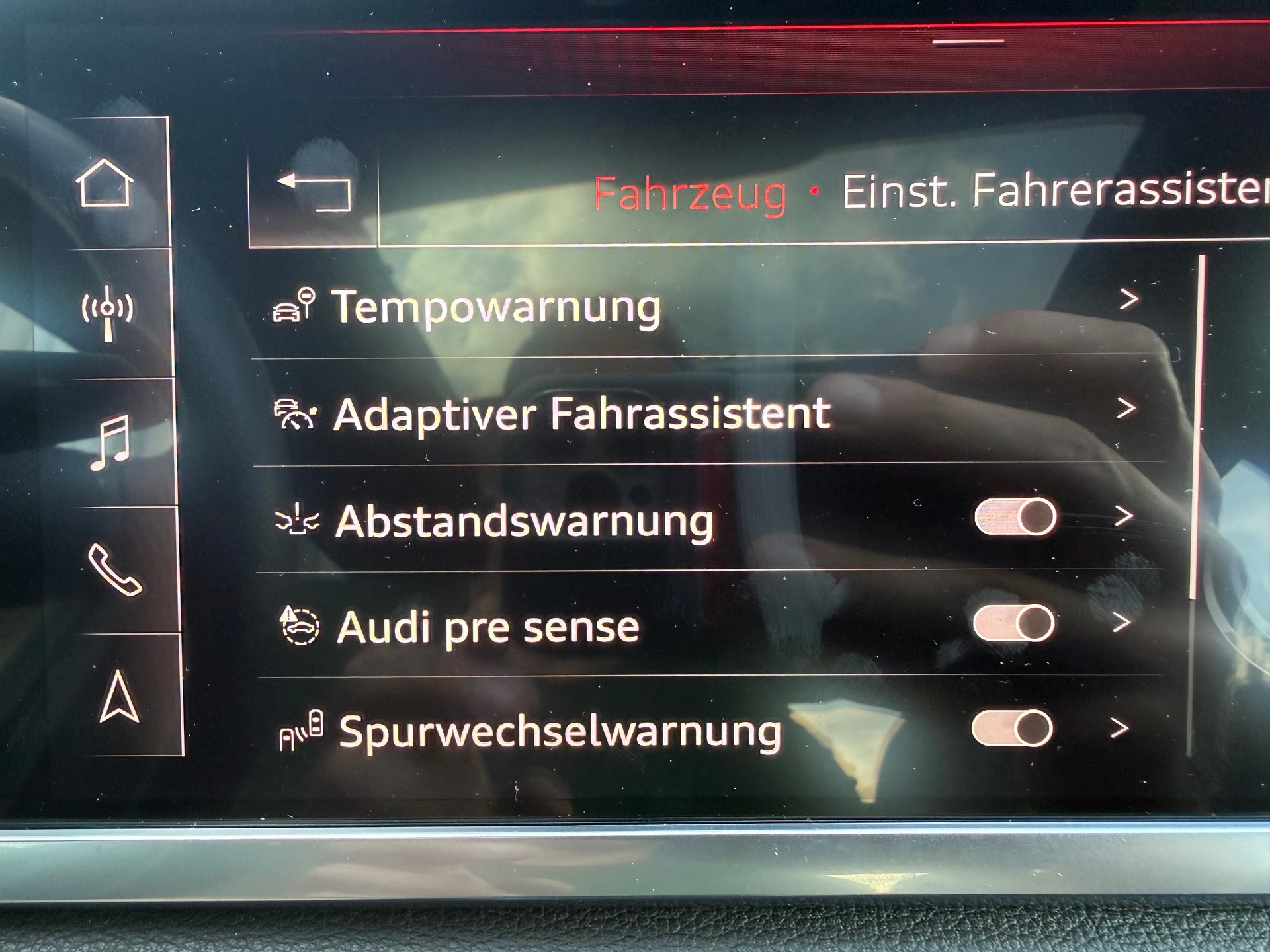 AUDI Q3 40 TFSI S line quattro S-tronic-image-25