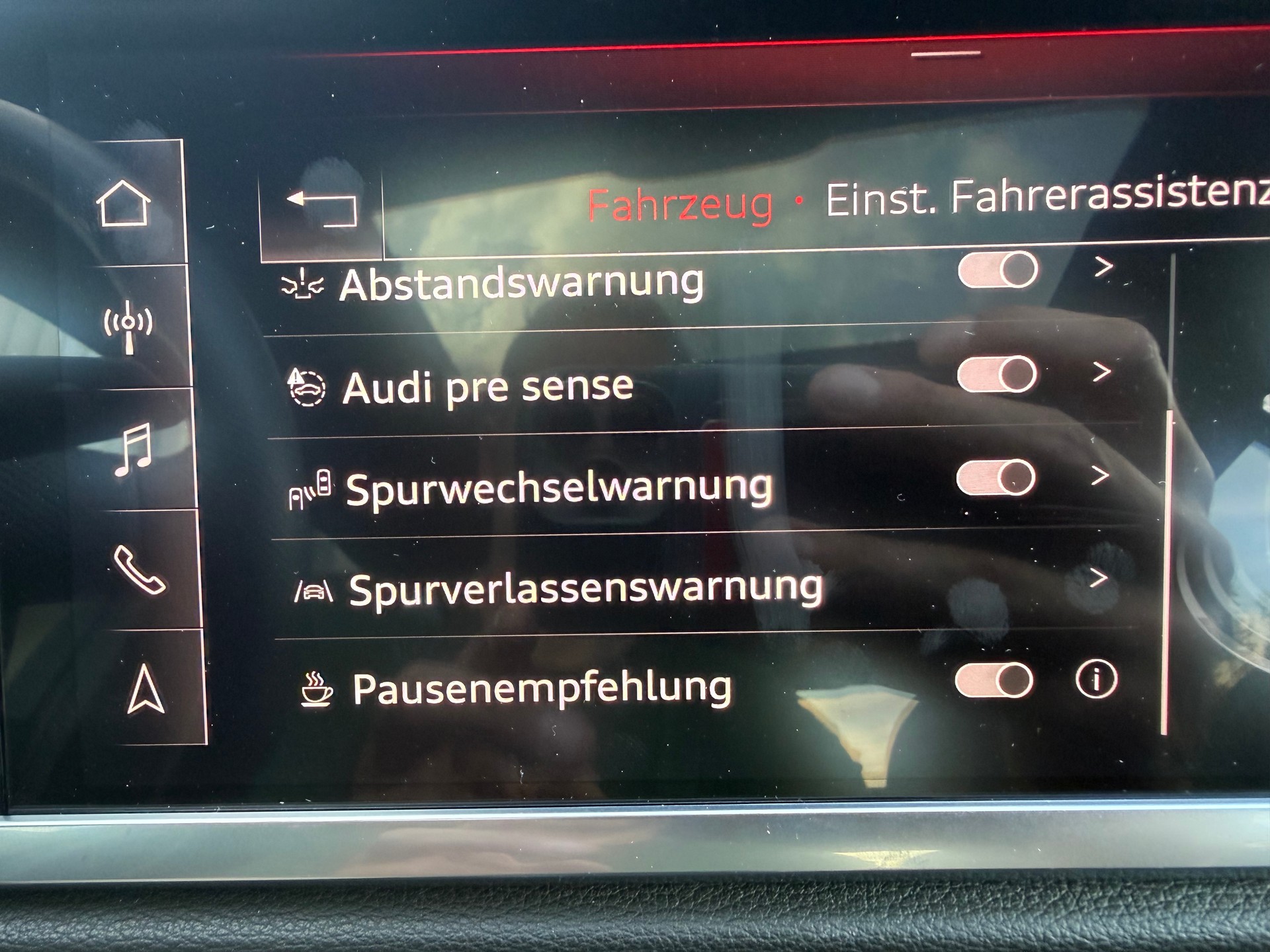 AUDI Q3 40 TFSI S line quattro S-tronic-image-26