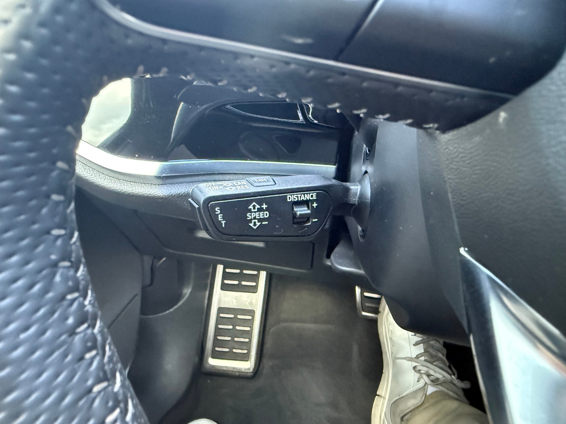 AUDI Q3 40 TFSI S line quattro S-tronic-image-24