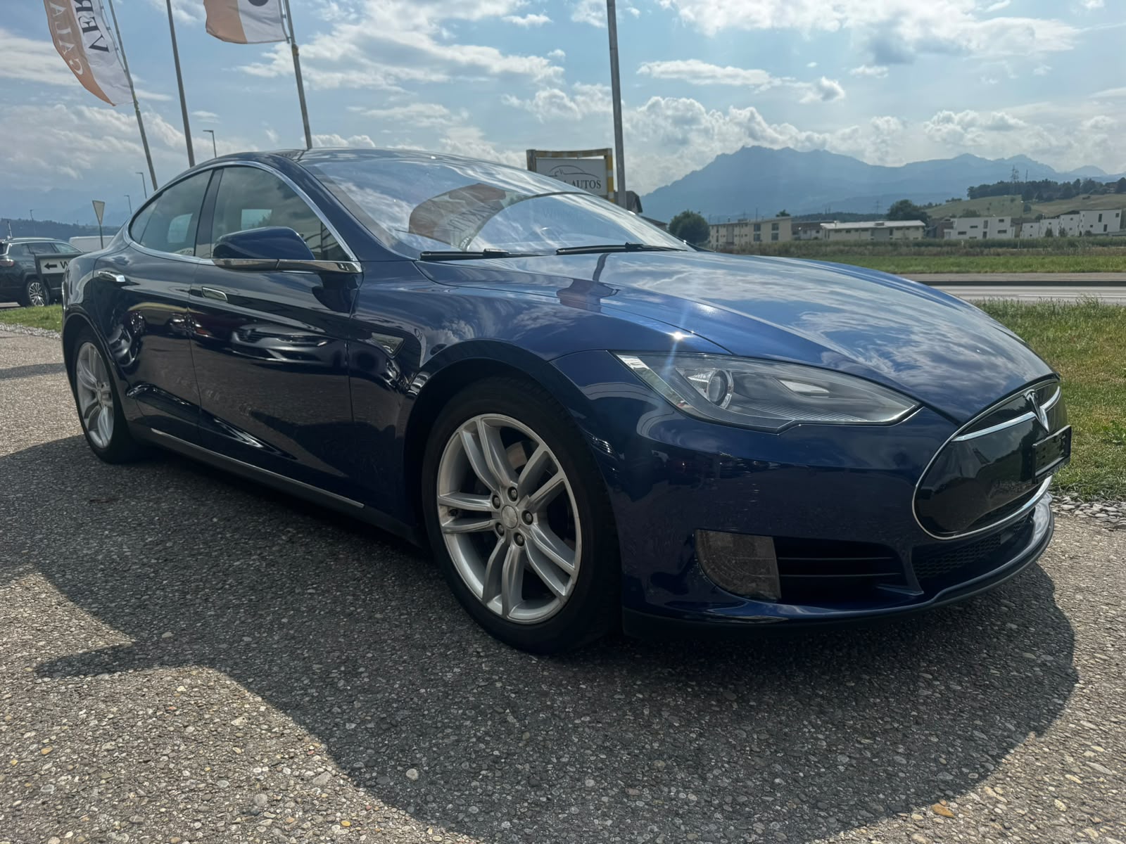 TESLA Model S 70 D-image-2