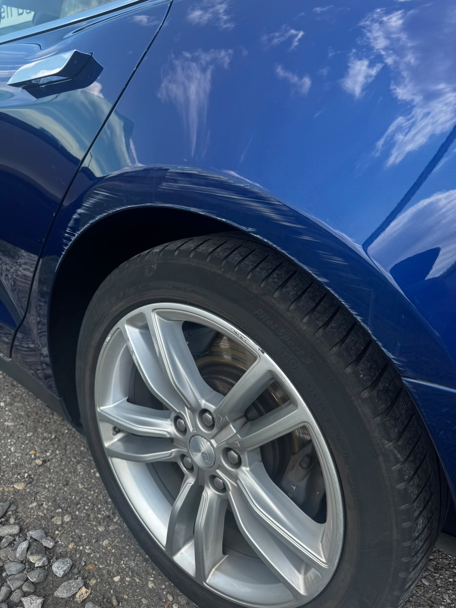 TESLA Model S 70 D-image-13