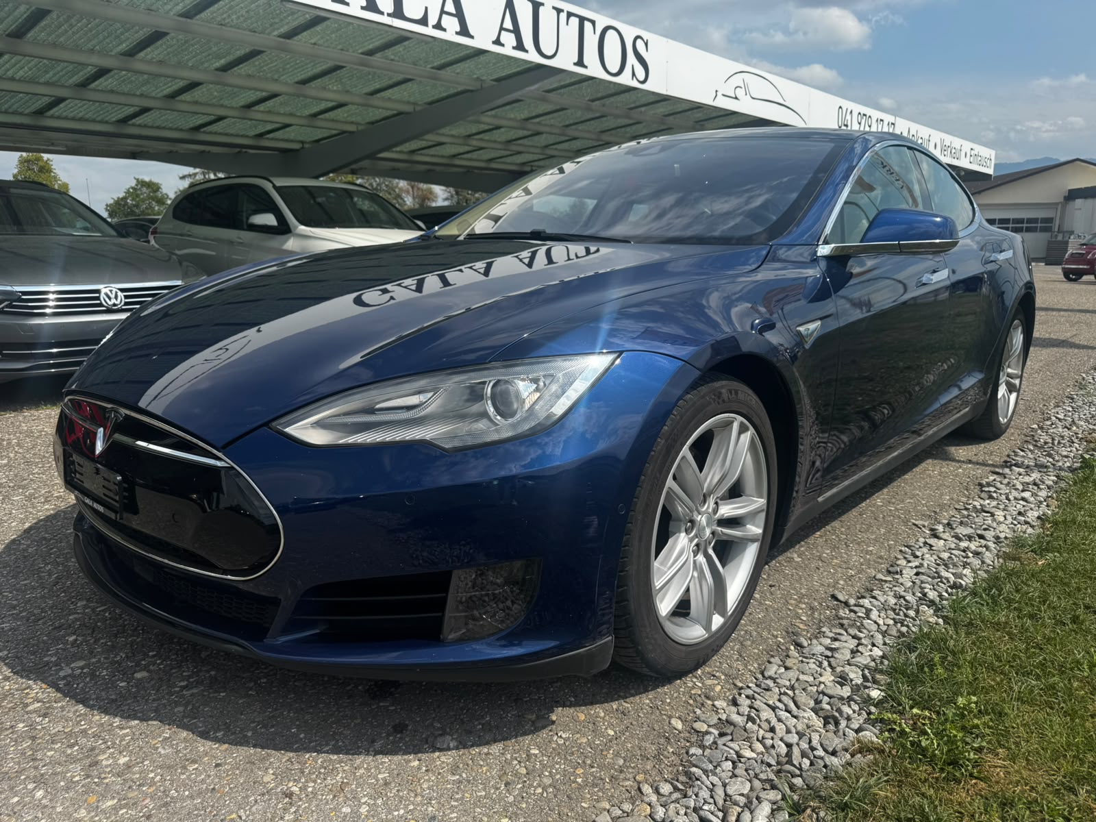 TESLA Model S 70 D