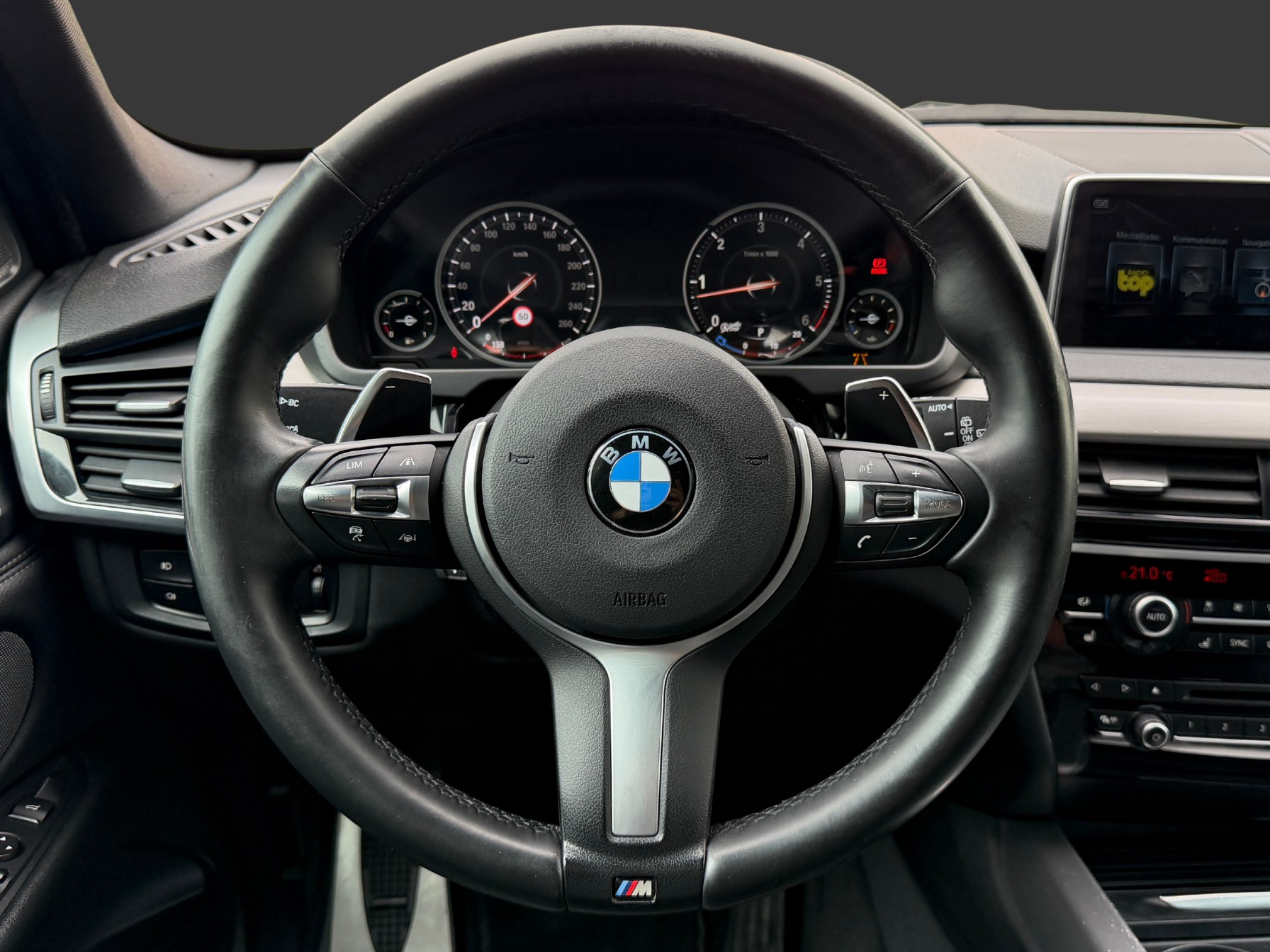 BMW X5 xDrive 40d Steptronic-image-16