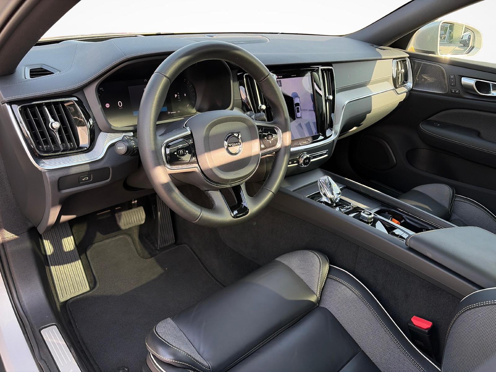 VOLVO V60 Cross Country 2.0 B5 Ultimate AWD-image-8