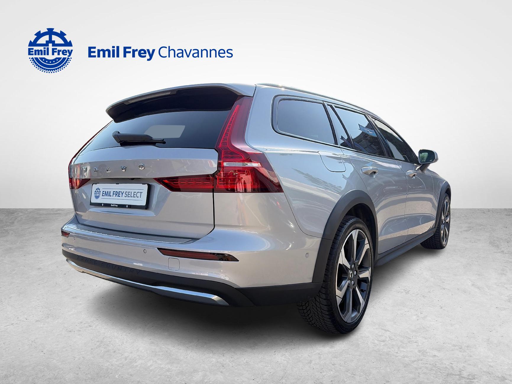 VOLVO V60 Cross Country 2.0 B5 Ultimate AWD-image-3