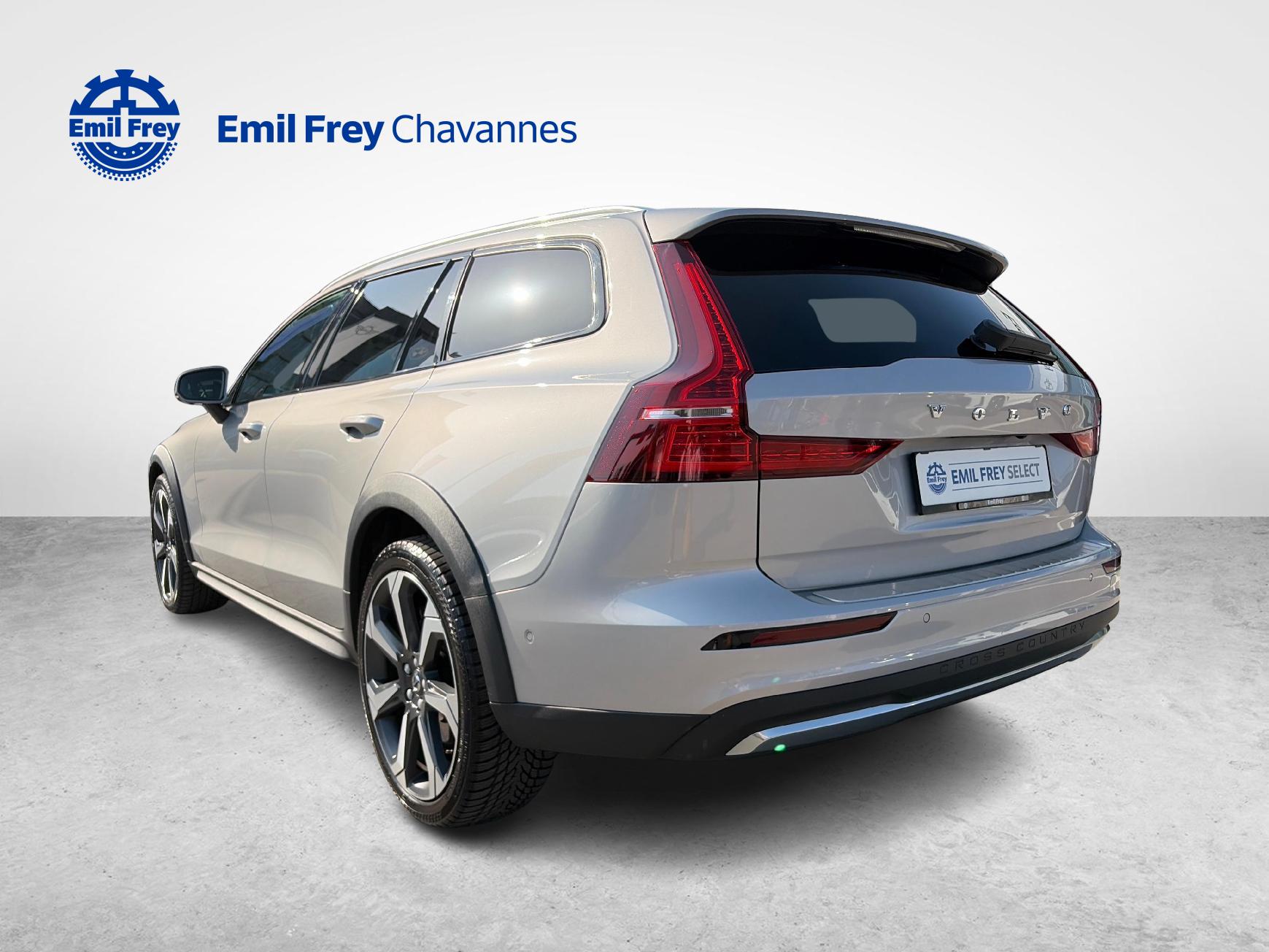 VOLVO V60 Cross Country 2.0 B5 Ultimate AWD-image-2