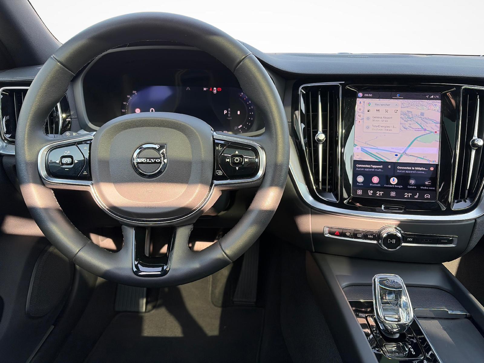 VOLVO V60 Cross Country 2.0 B5 Ultimate AWD-image-13