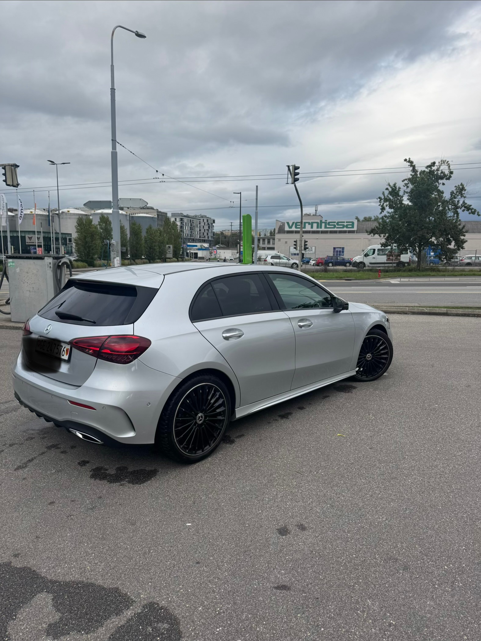 MERCEDES-BENZ A 200 Facelift AMG Line Premium Plus Leasing possible-image-3