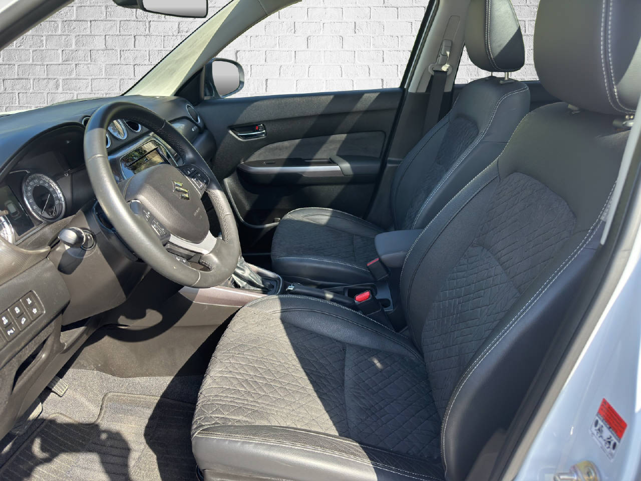 SUZUKI Vitara 1.4 T Compact Top Hybrid 4x4-image-6