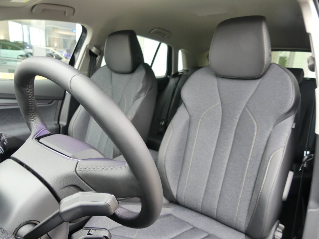 SKODA Elroq 85-image-9