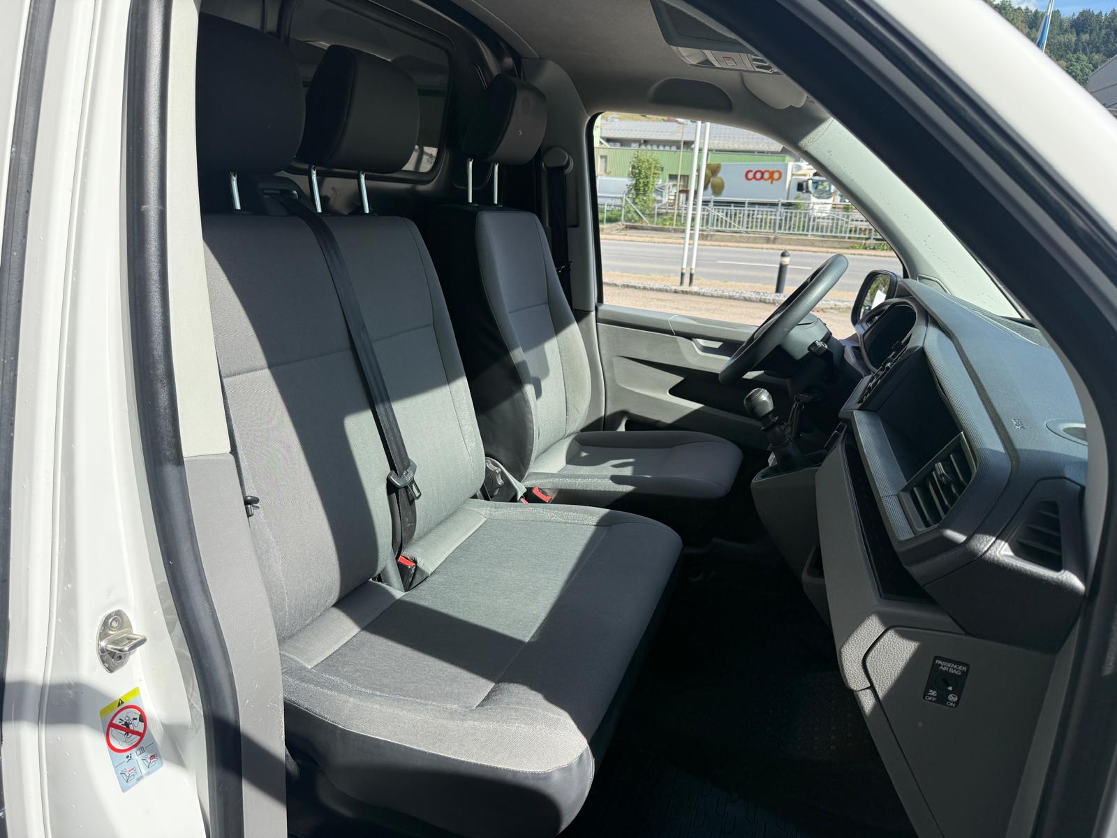 VW T6.1 Kasten 3000 2.0 TDI-image-13