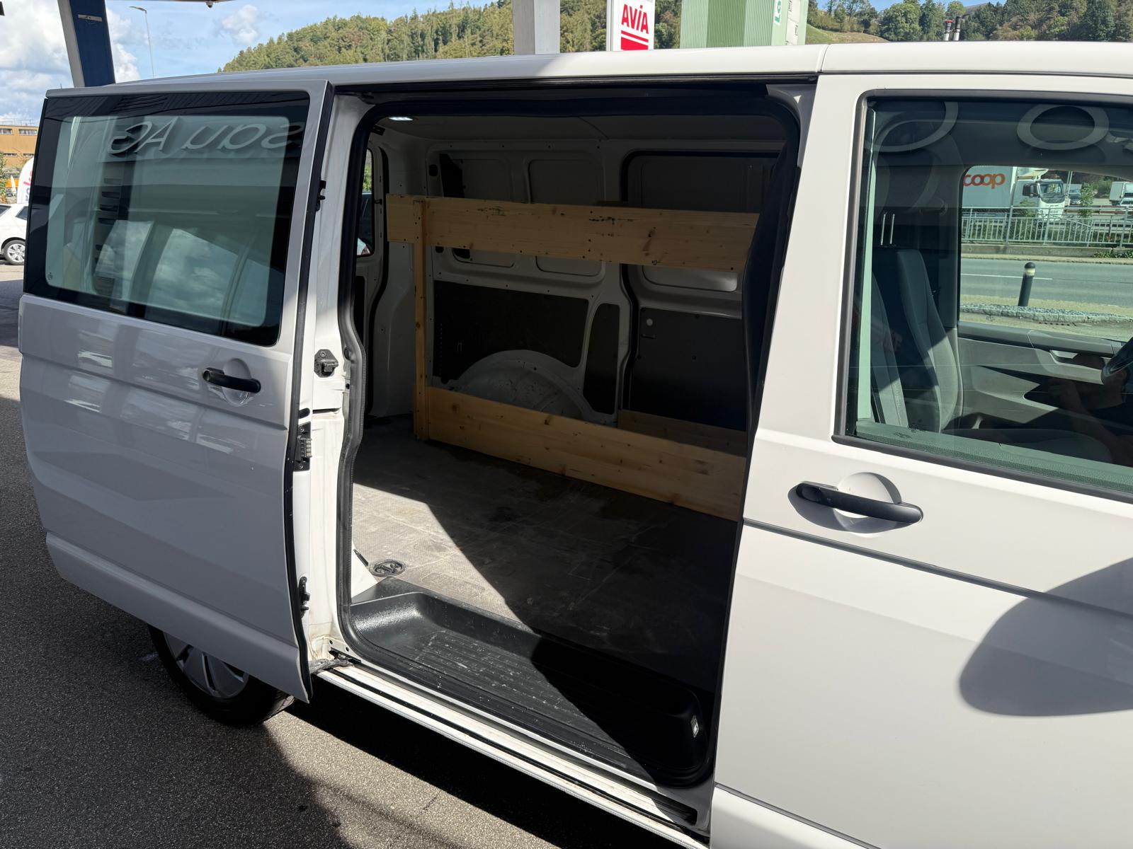 VW T6.1 Kasten 3000 2.0 TDI-image-9