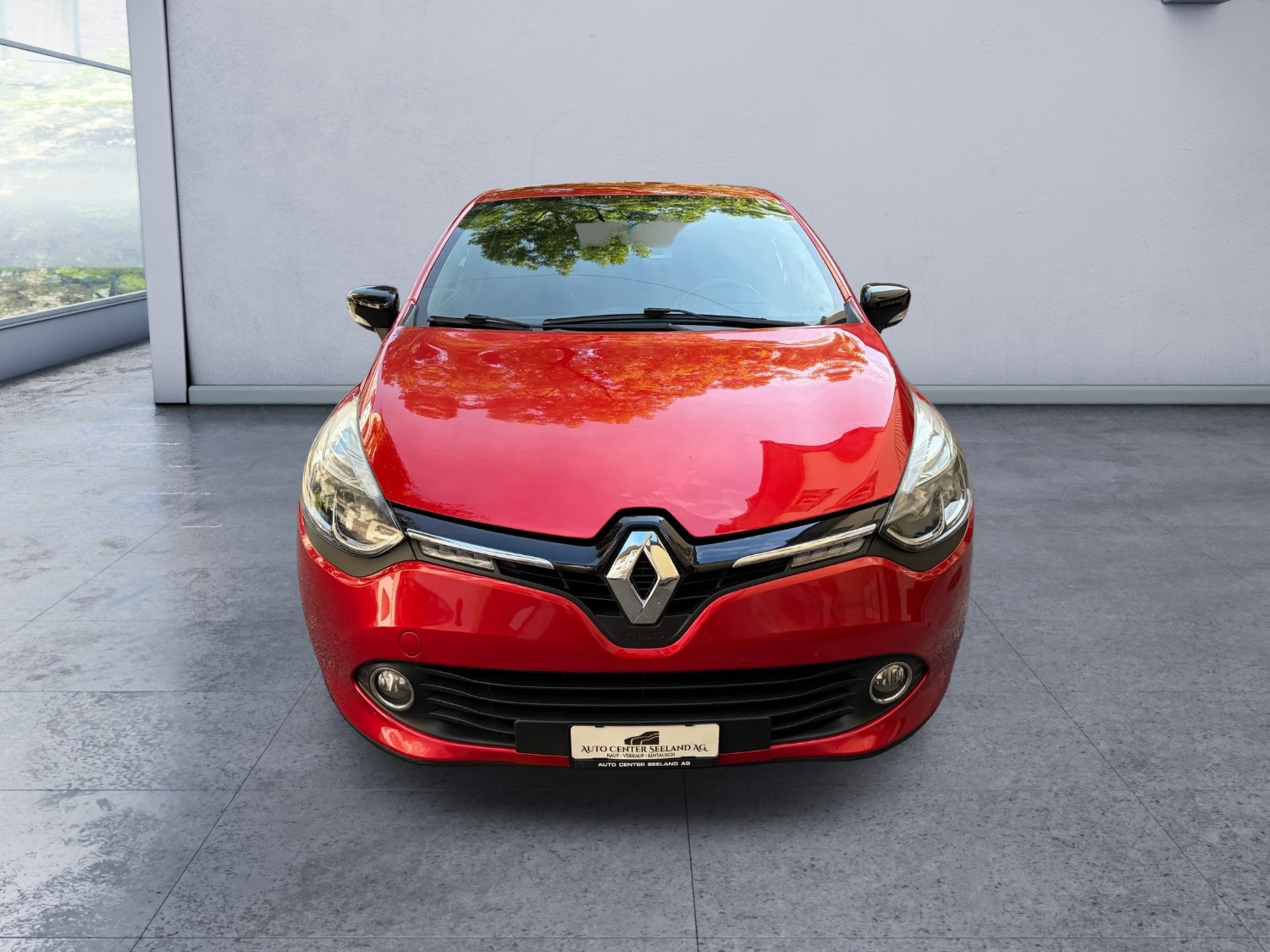 RENAULT Clio 0.9 12V Swiss Edition-image-0
