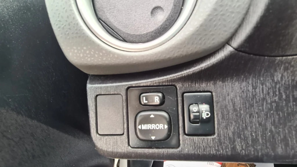 TOYOTA Yaris 1.33 Luna Multidrive ** RF-Kamera ** Klimaanlage ** Airbag ** LTZ MFK & Service ** 11.07.2025 **-image-8