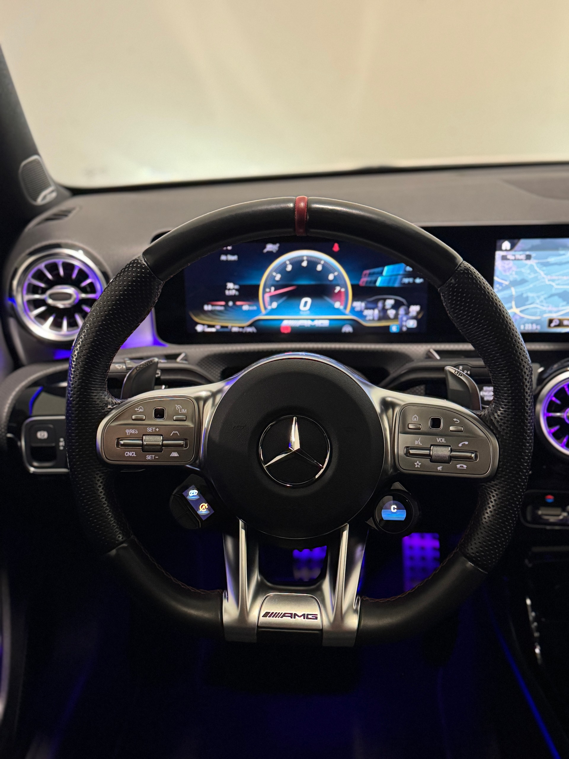 MERCEDES-BENZ A 45 S AMG 4Matic+ Speedshift-image-12