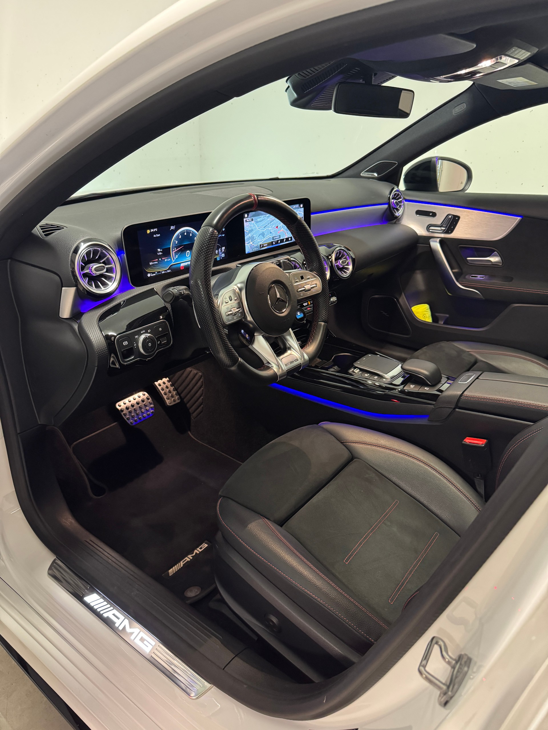 MERCEDES-BENZ A 45 S AMG 4Matic+ Speedshift-image-7