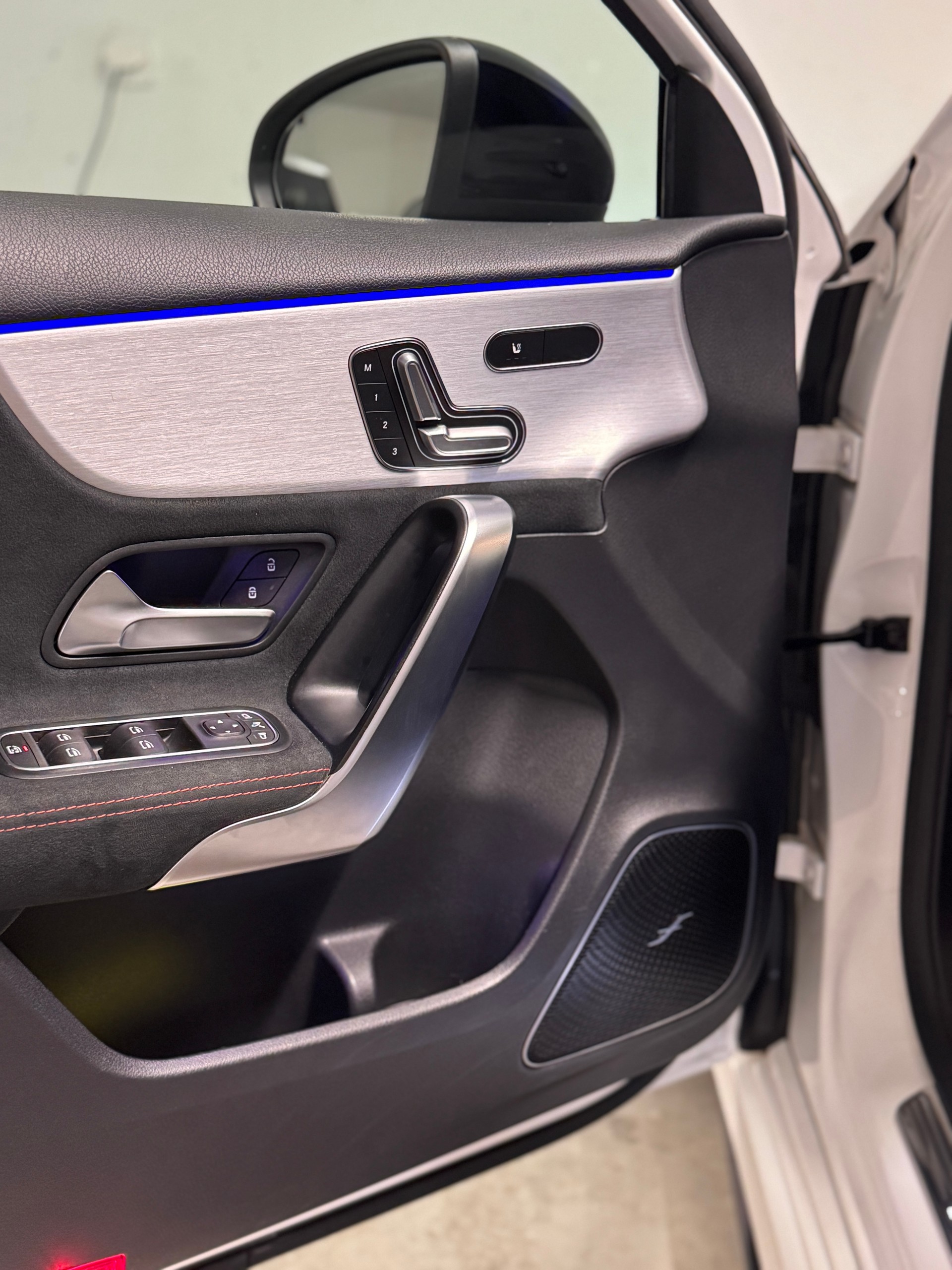 MERCEDES-BENZ A 45 S AMG 4Matic+ Speedshift-image-6