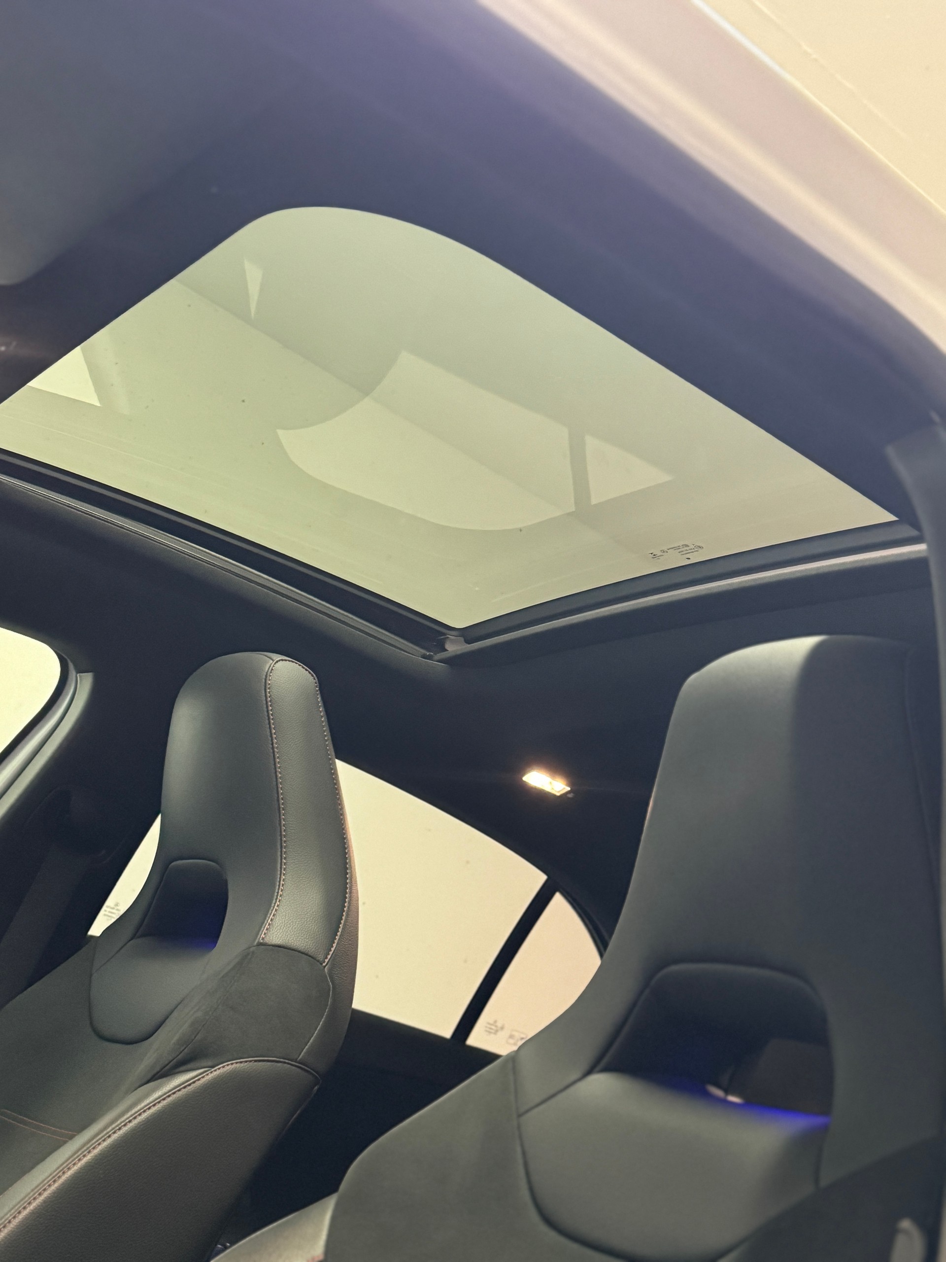 MERCEDES-BENZ A 45 S AMG 4Matic+ Speedshift-image-9