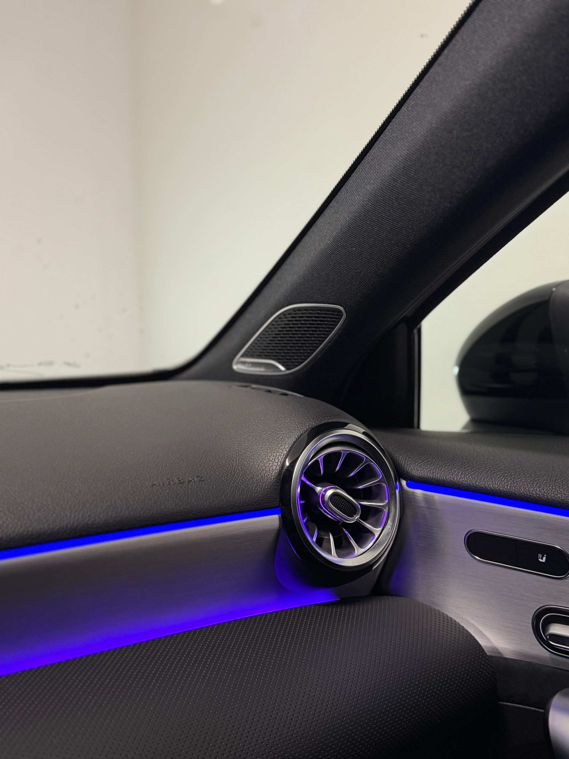 MERCEDES-BENZ A 45 S AMG 4Matic+ Speedshift-image-14