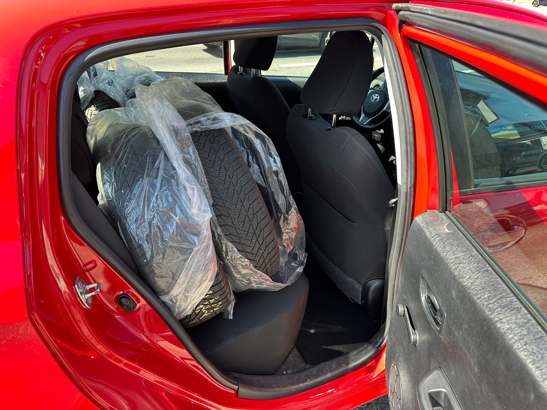 TOYOTA Yaris 1.33 Luna-image-13