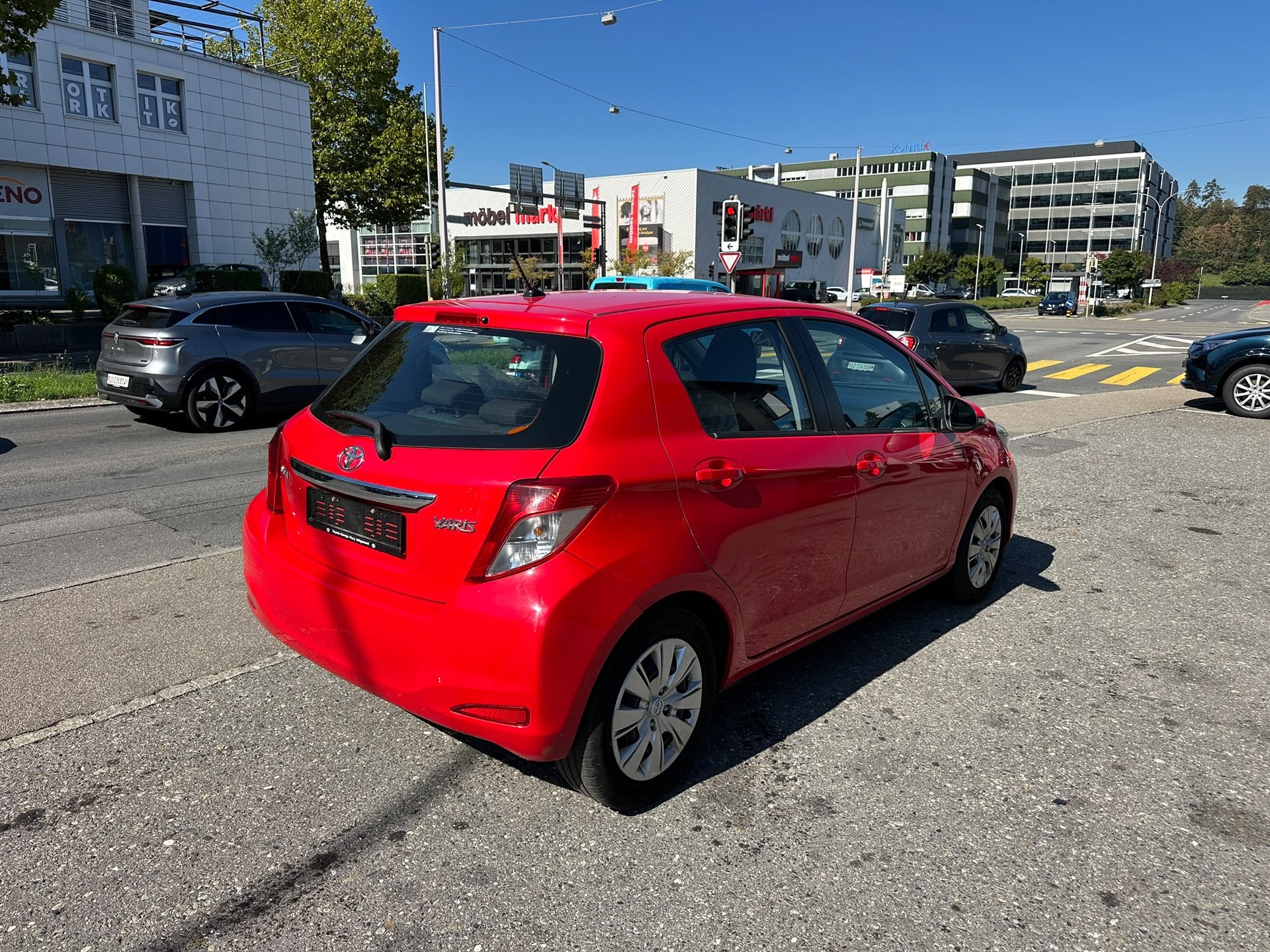 TOYOTA Yaris 1.33 Luna-image-3