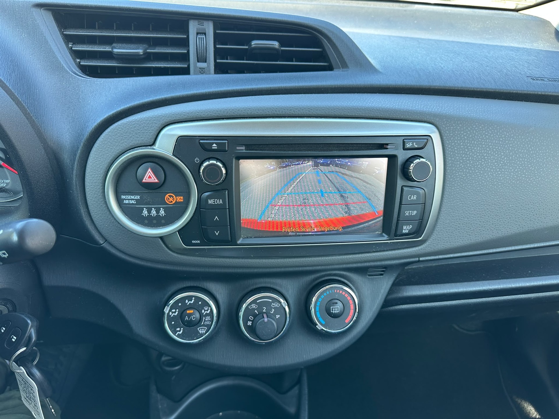 TOYOTA Yaris 1.33 Luna-image-7